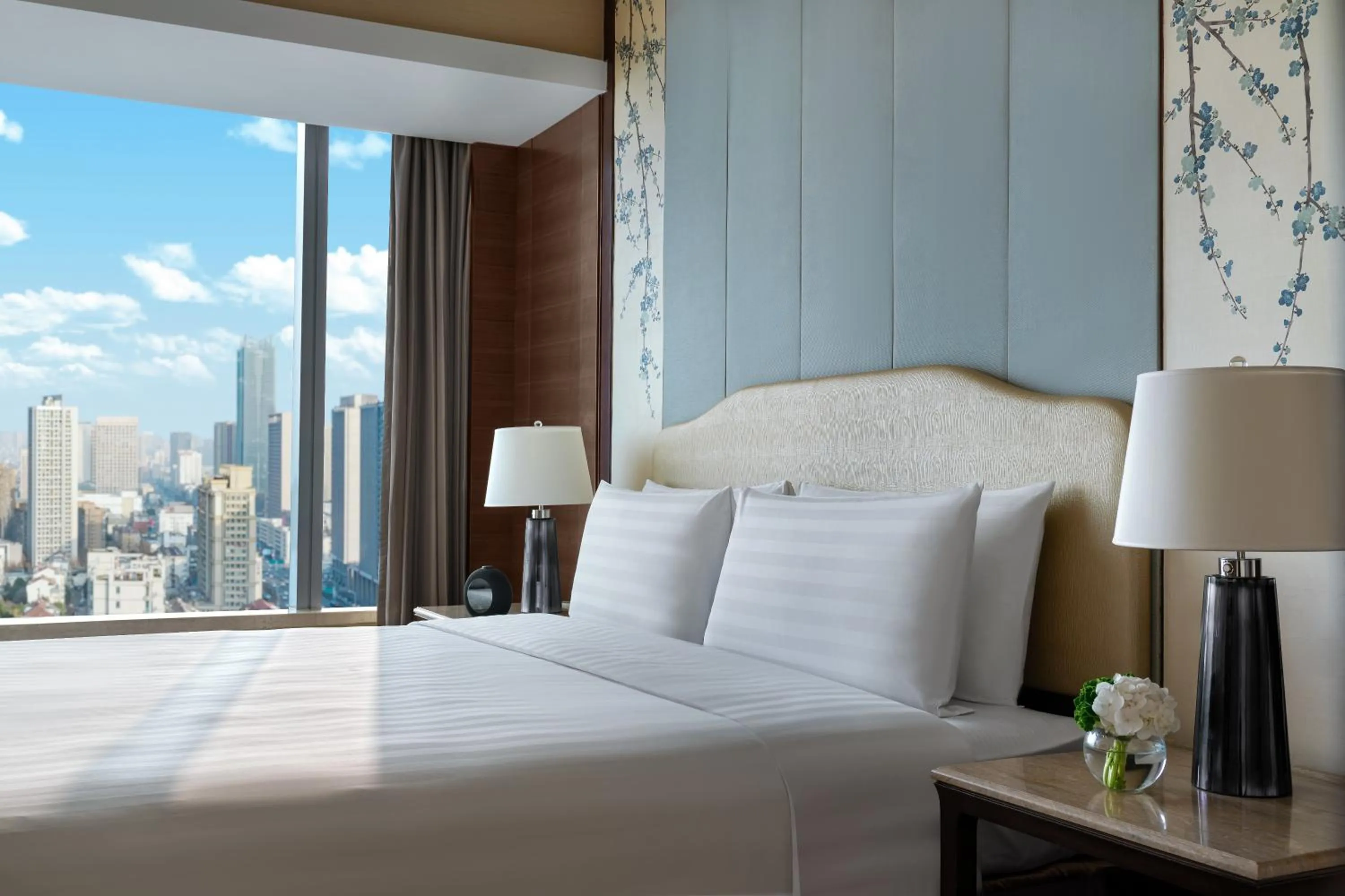 Bedroom, Bed in Shangri-La Hefei