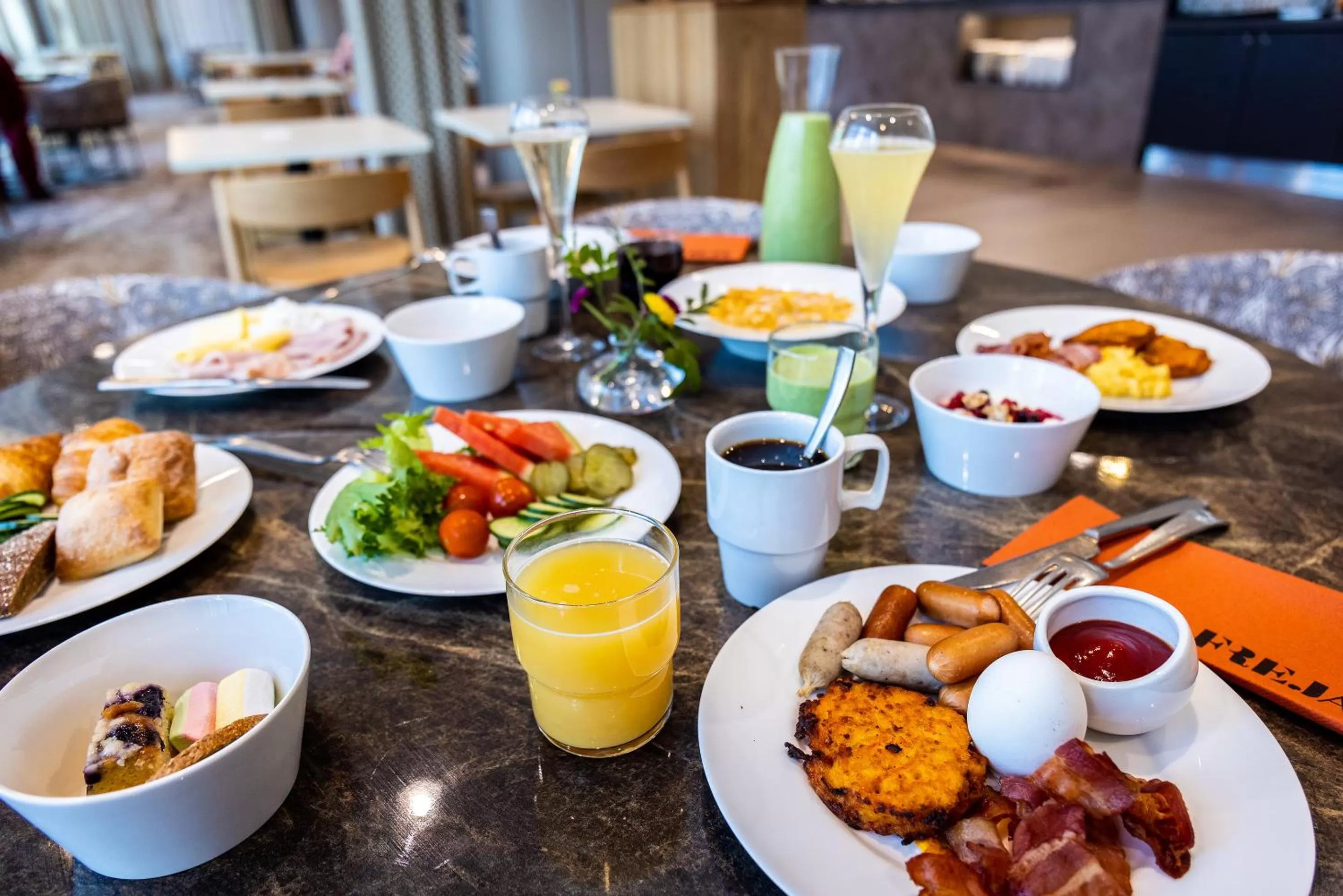 Restaurant/places to eat in Hotel Matts