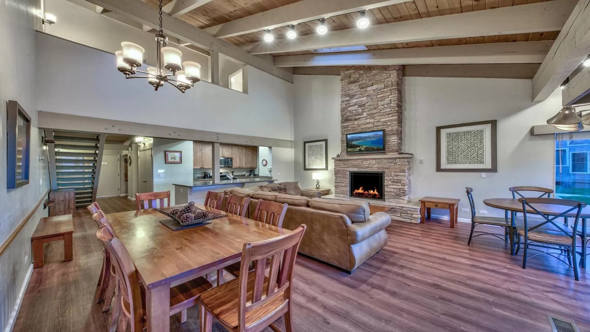 Restaurant/Places to Eat in Lakeland Village at Heavenly