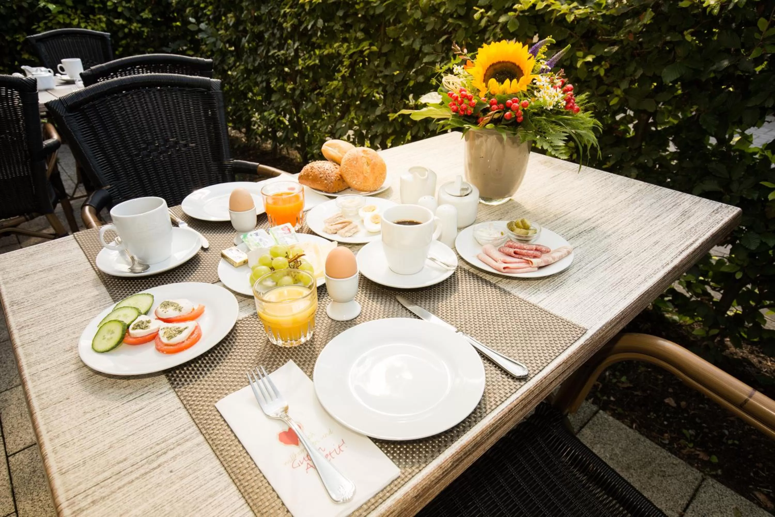 Buffet breakfast in Hotel Ohlenhoff