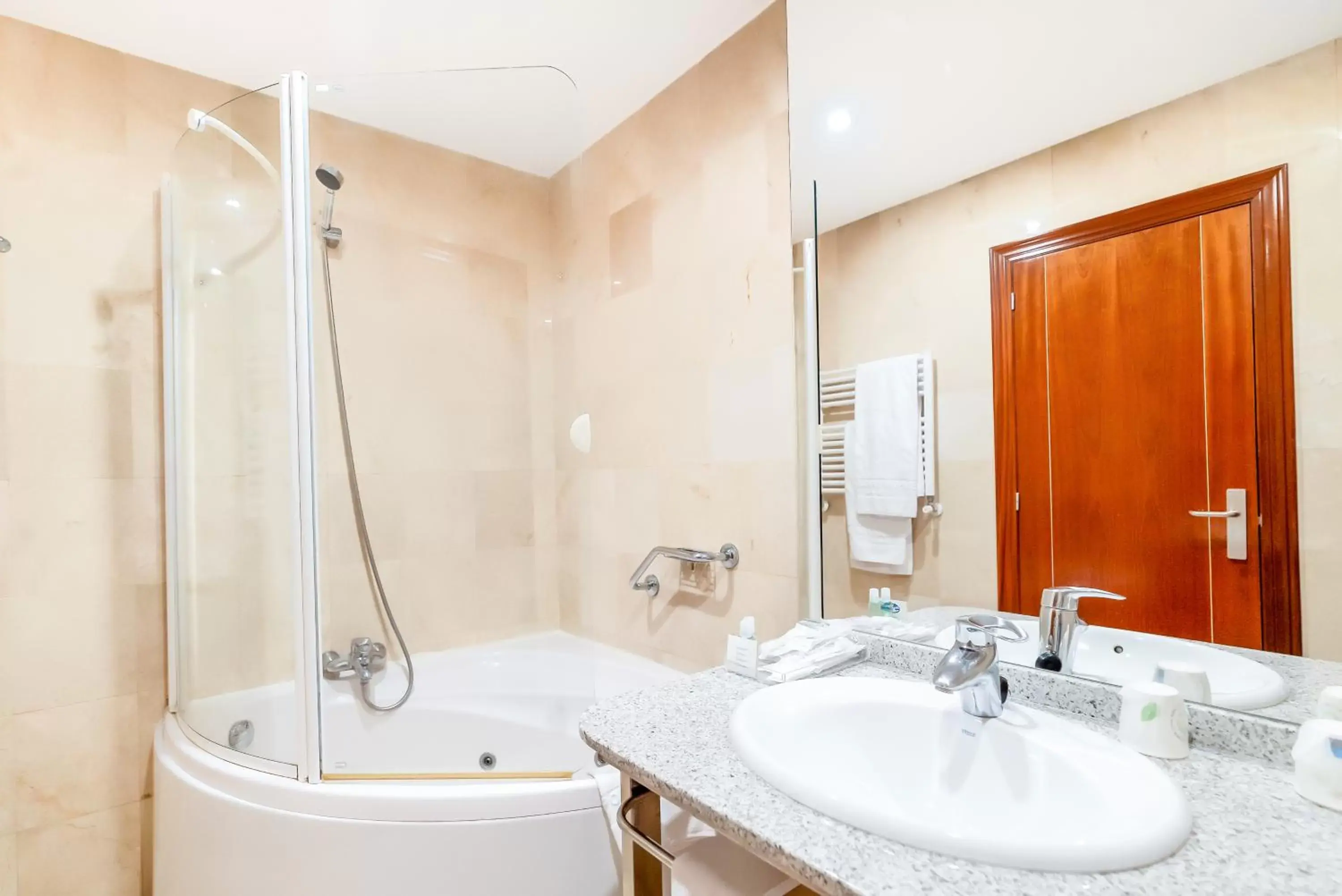Superior Double or Twin Room in Ponferrada Plaza Superior Double or Twin Room in Ponferrada Plaza