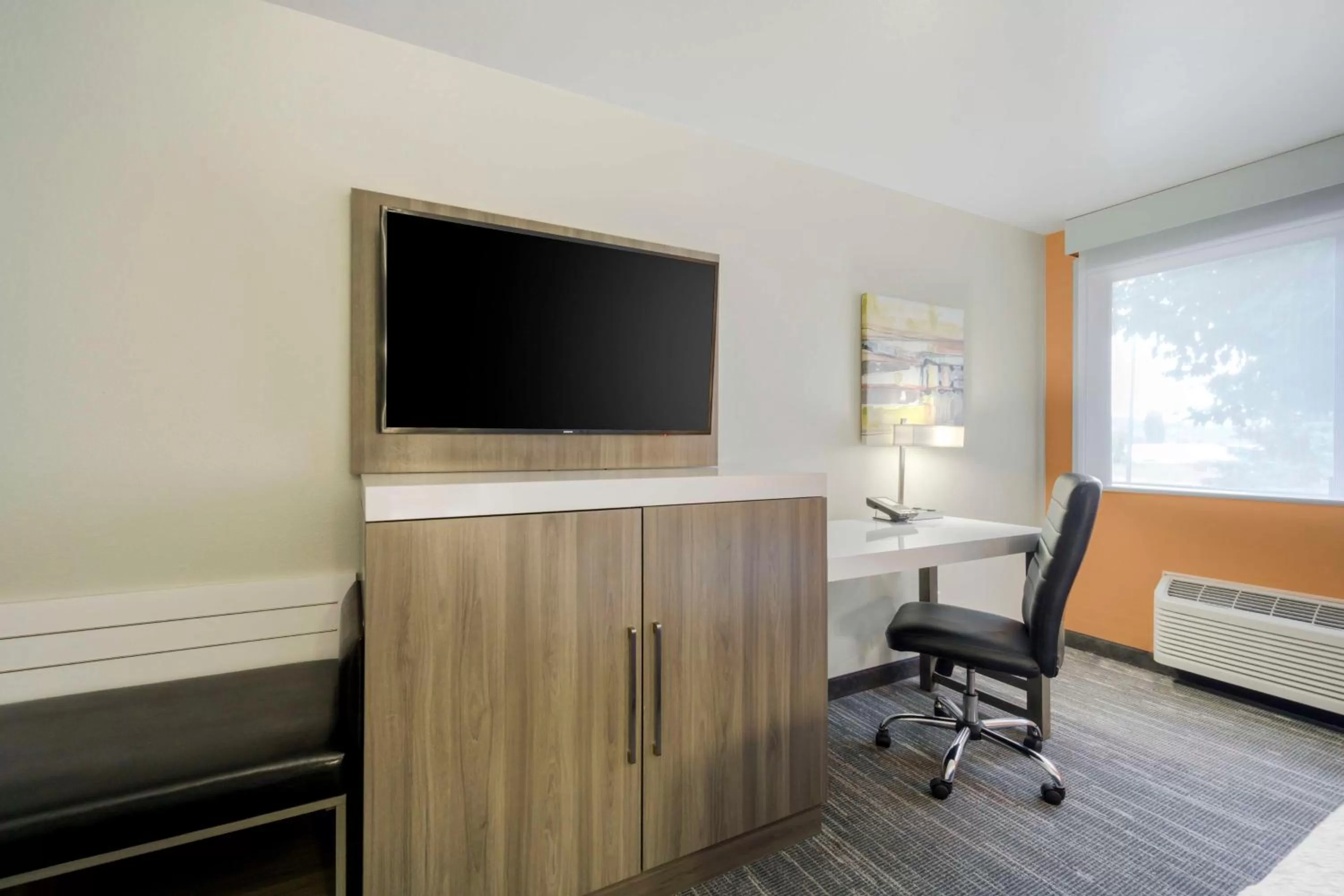 Bedroom, Bed in Best Western Plus Renton Inn