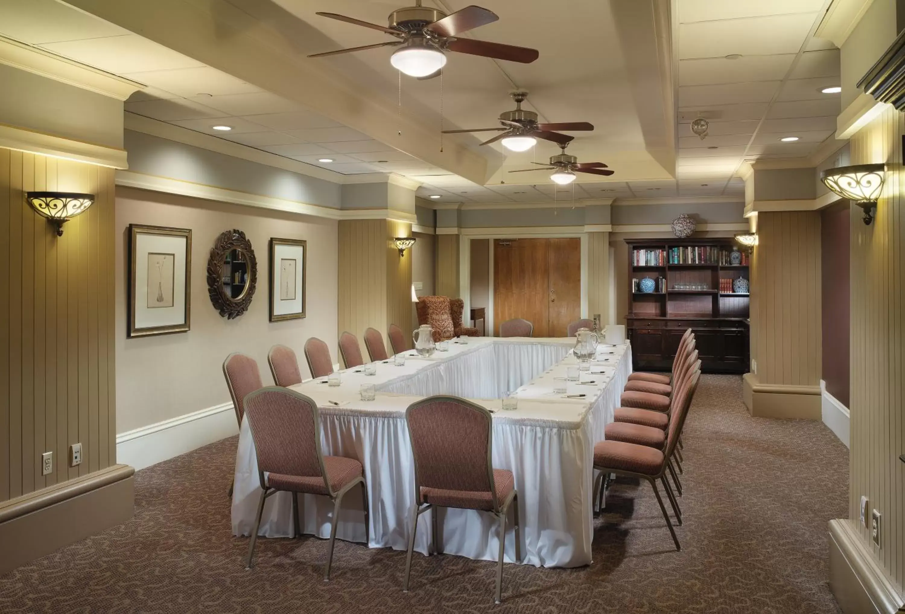 Meeting/conference room in Kensington Park Hotel