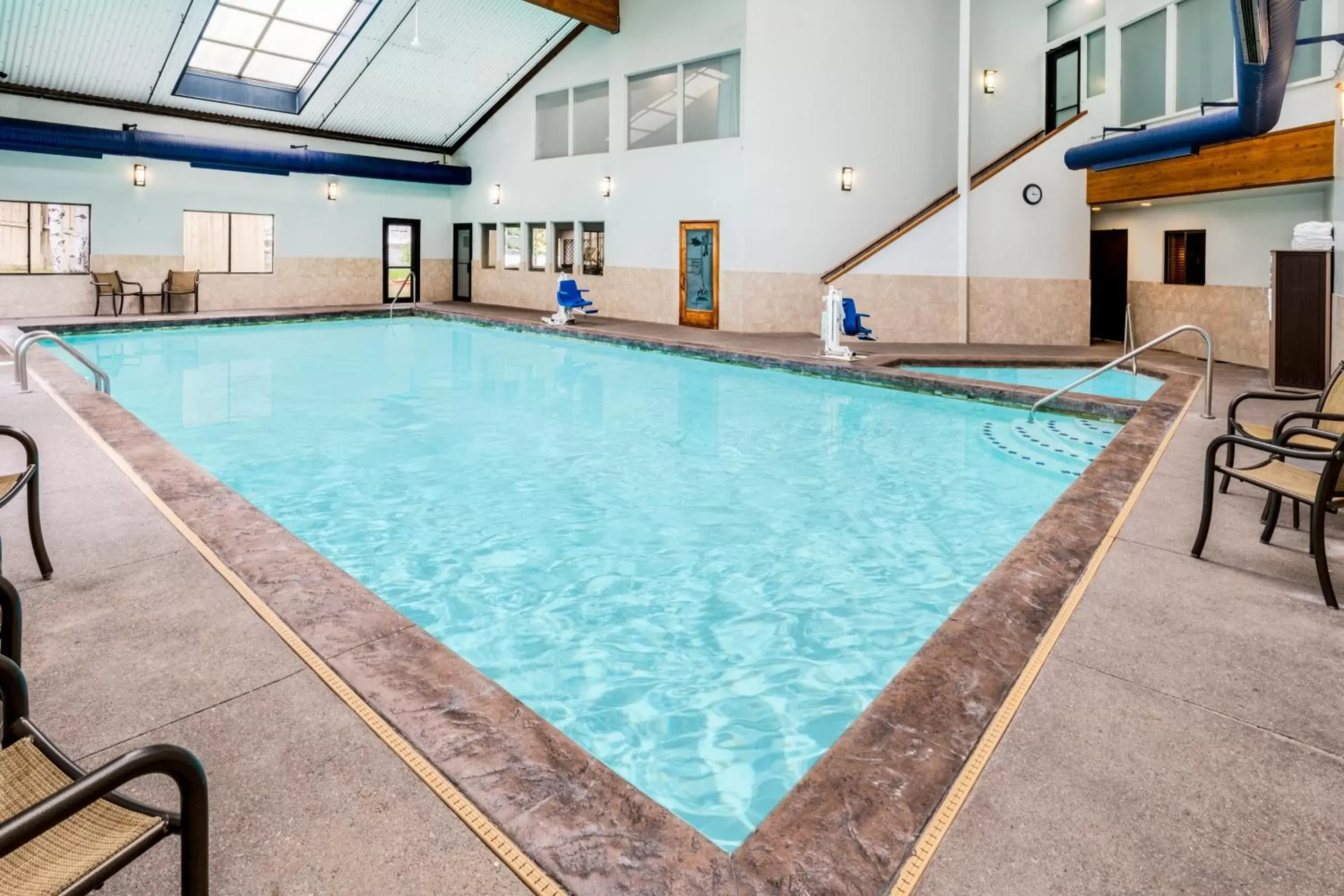 Swimming Pool in Best Western Plus Eagle-Vail Valley