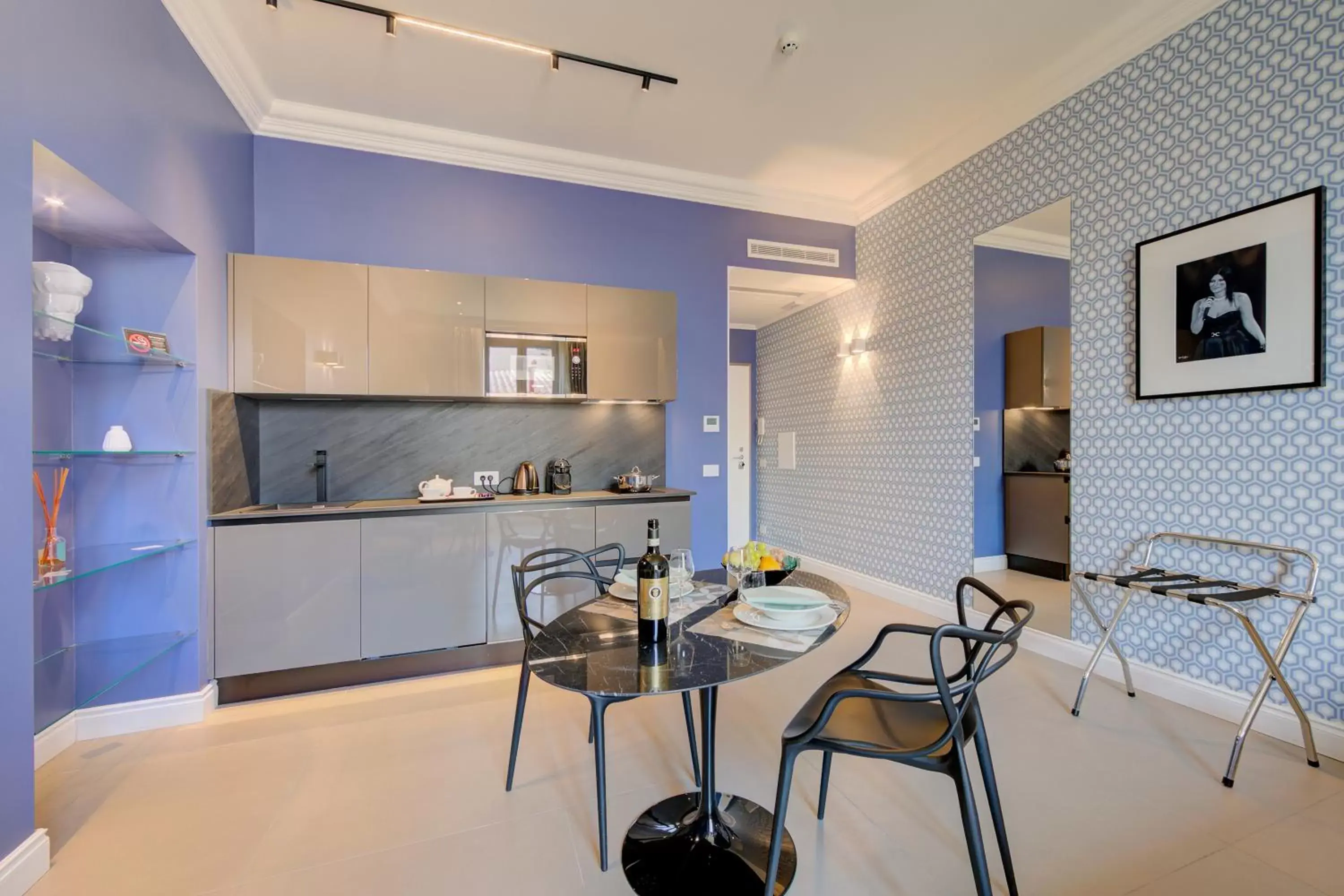 Kitchen or kitchenette, Kitchen/Kitchenette in Boutique Central Apartments- Happy Rentals