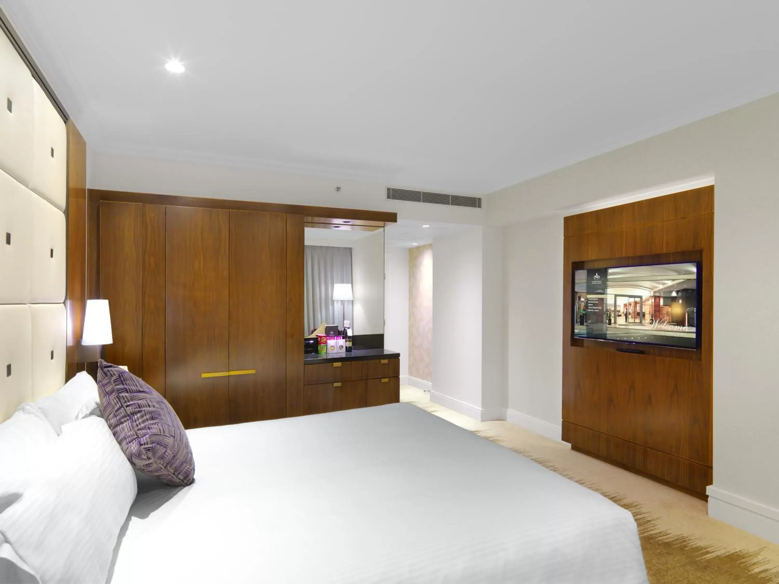 Bed in Amora Hotel Jamison Sydney