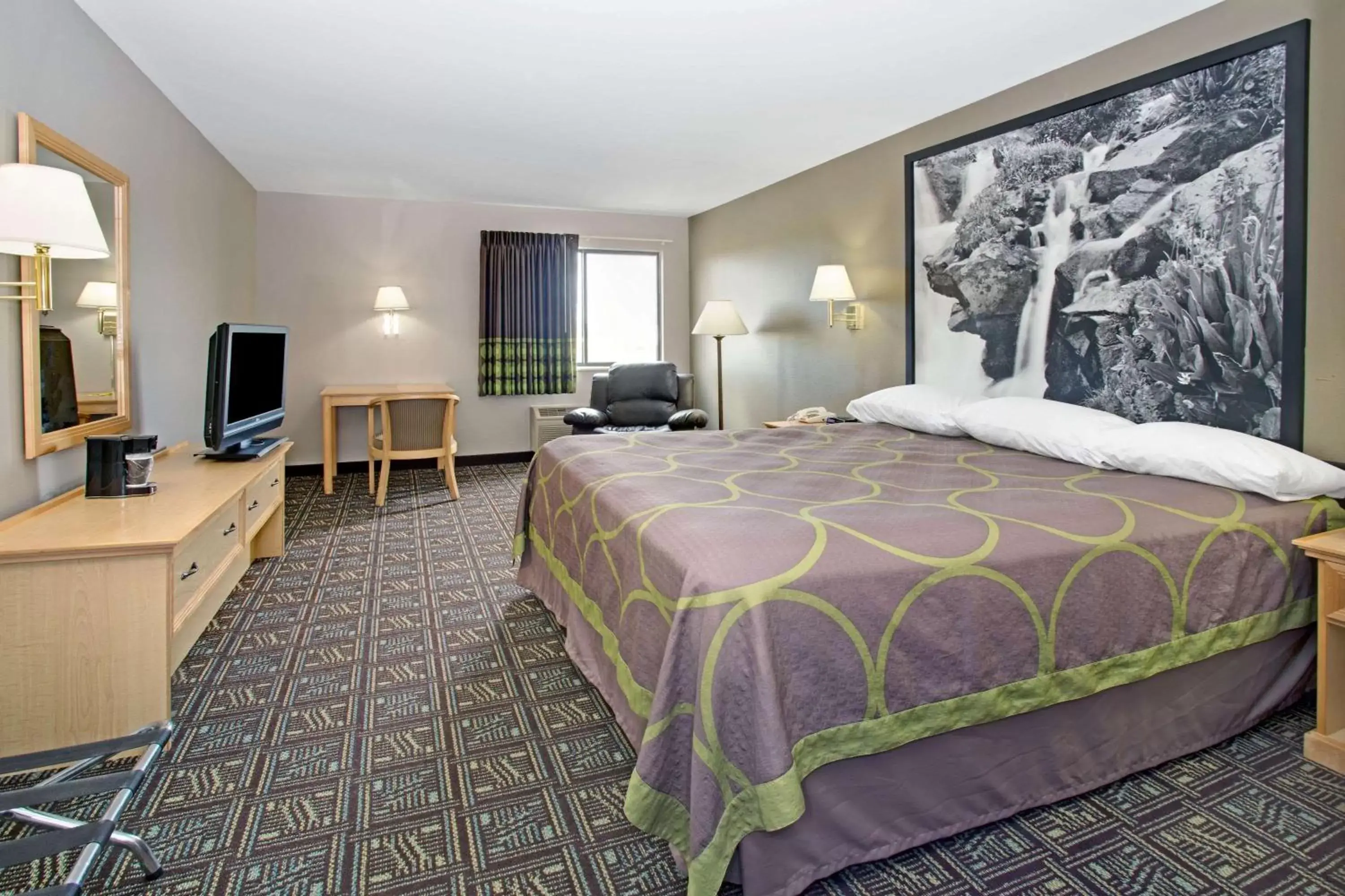 Photo of the whole room in Super 8 by Wyndham Fort Collins