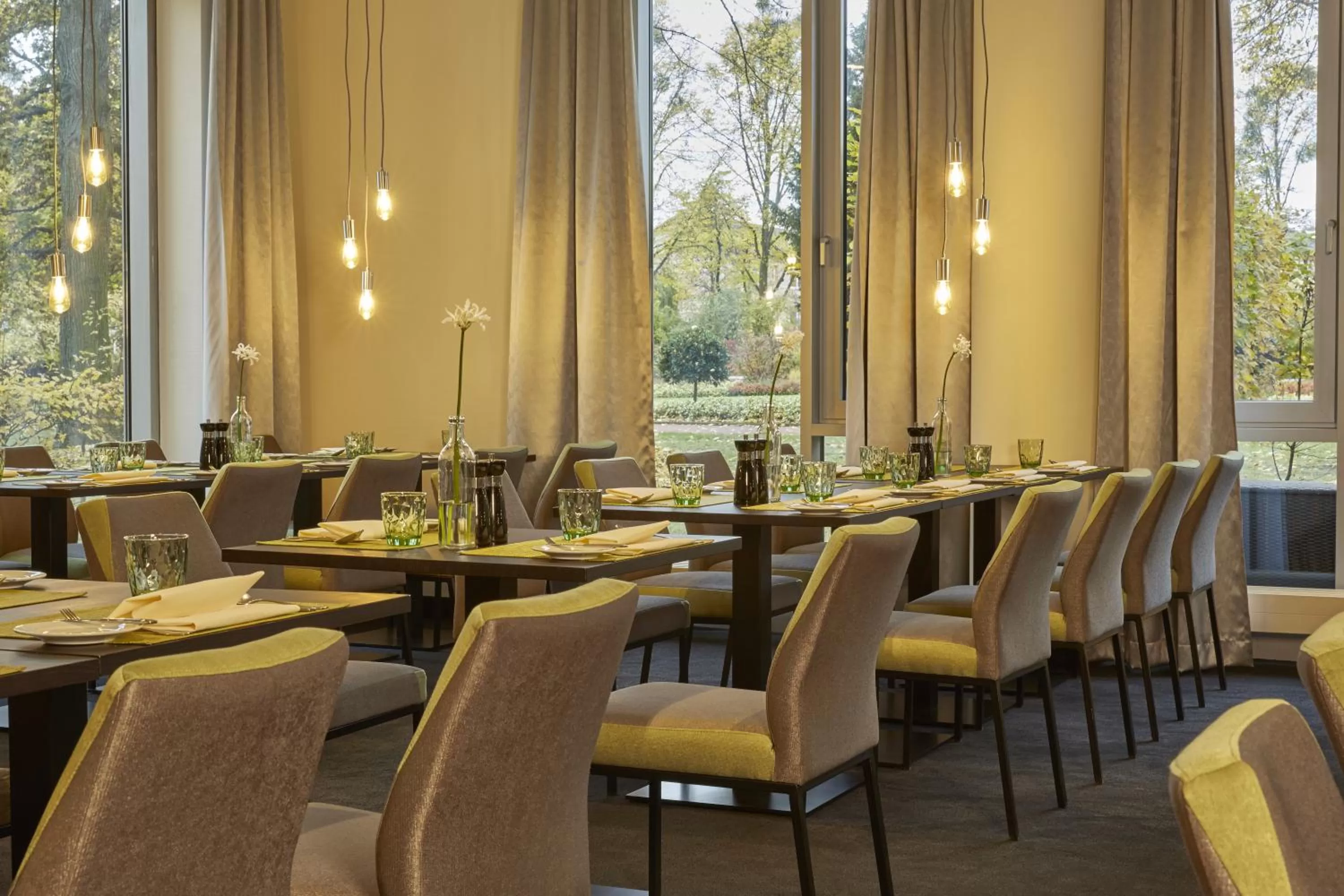 Restaurant/places to eat in H4 Hotel Kassel City, Trademark Collection by Wyndham