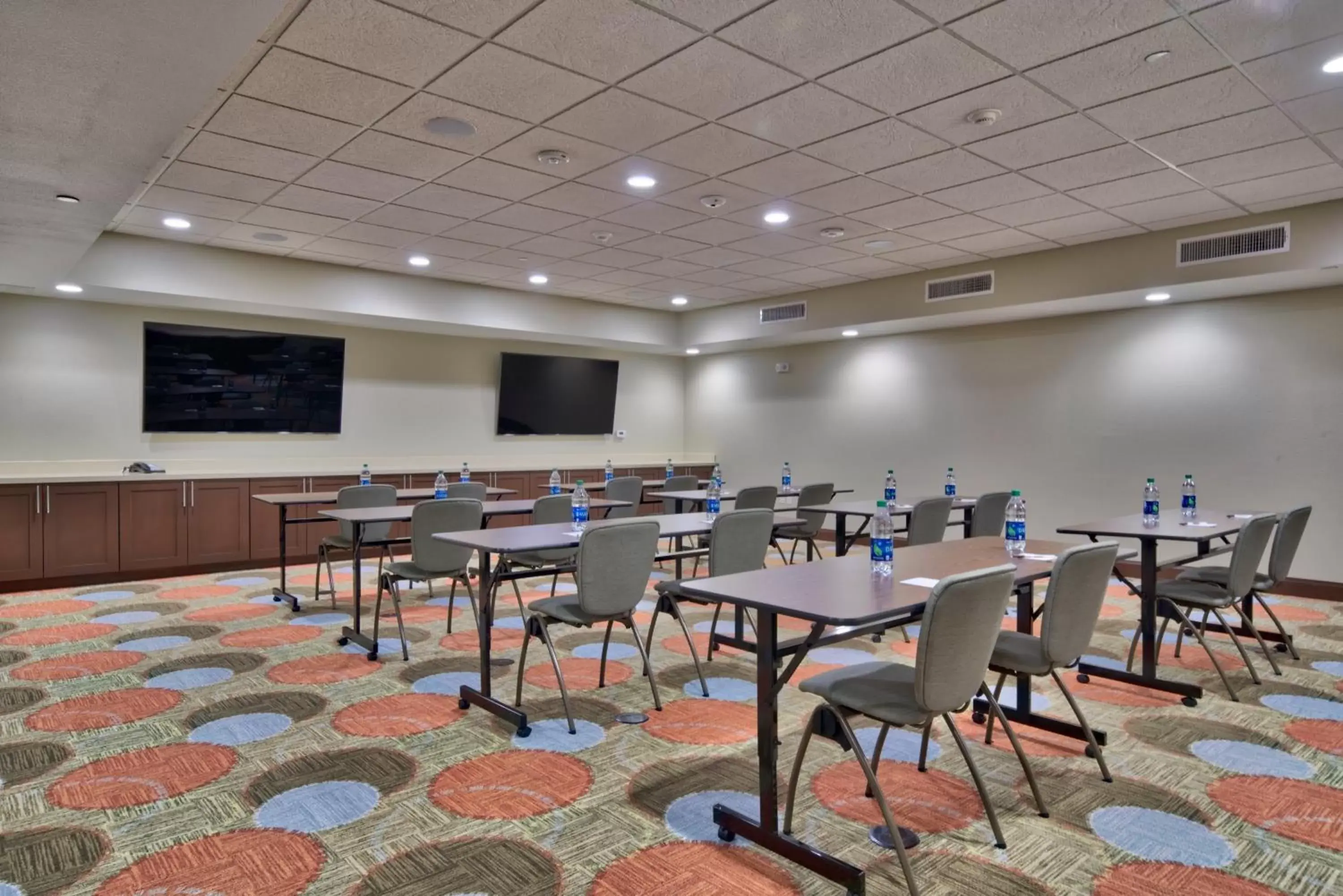 Meeting/conference room in Staybridge Suites Lubbock South, an IHG Hotel