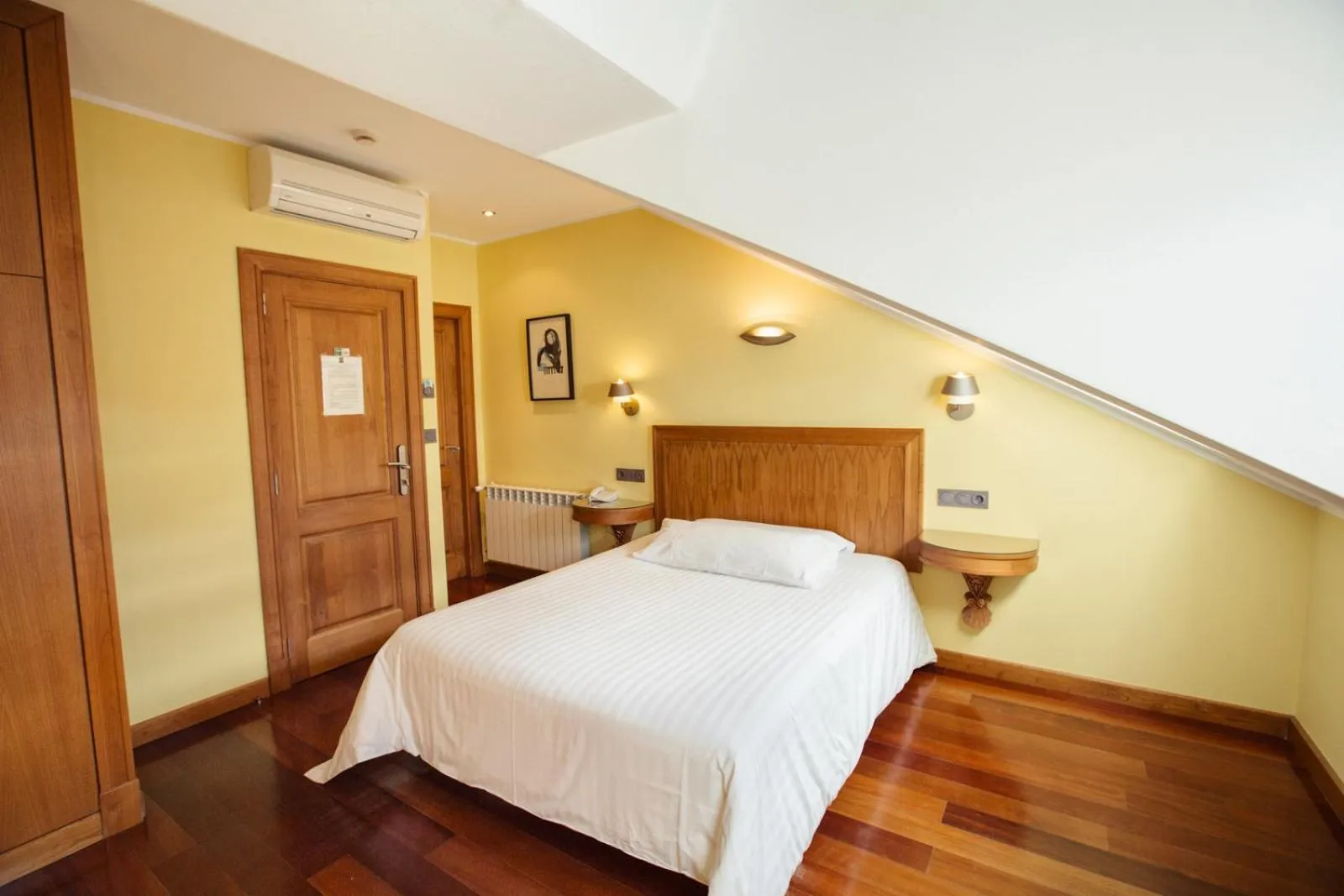 Bed in Hotel El Sella