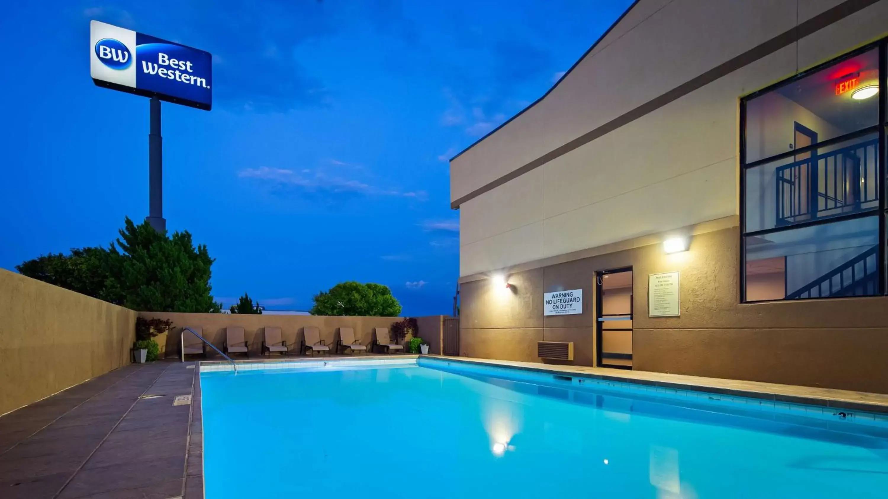 Activities, Swimming Pool in Best Western Santa Fe Inn