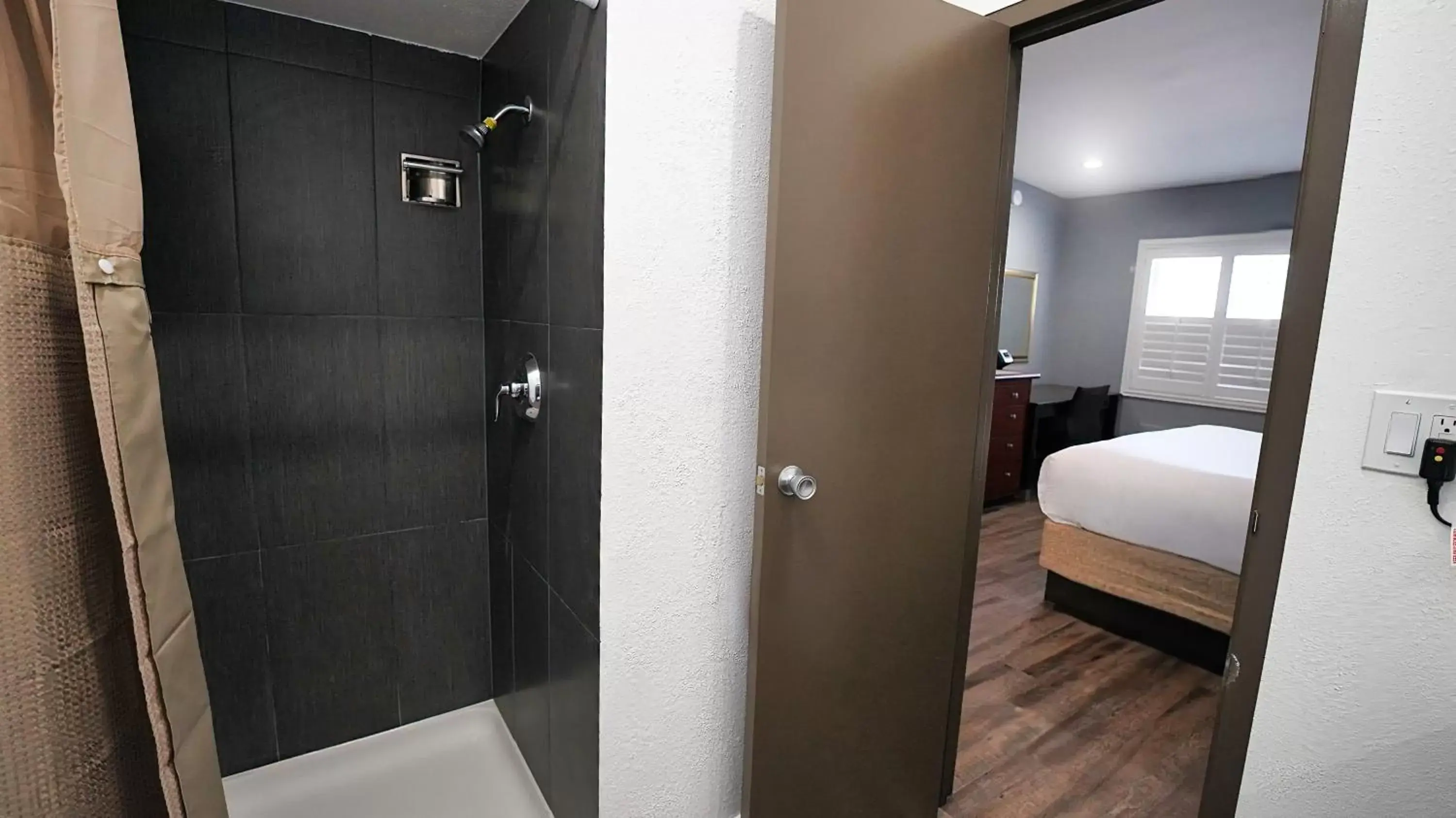 Photo of the whole room, Bathroom in SeaSide Inn & Suites
