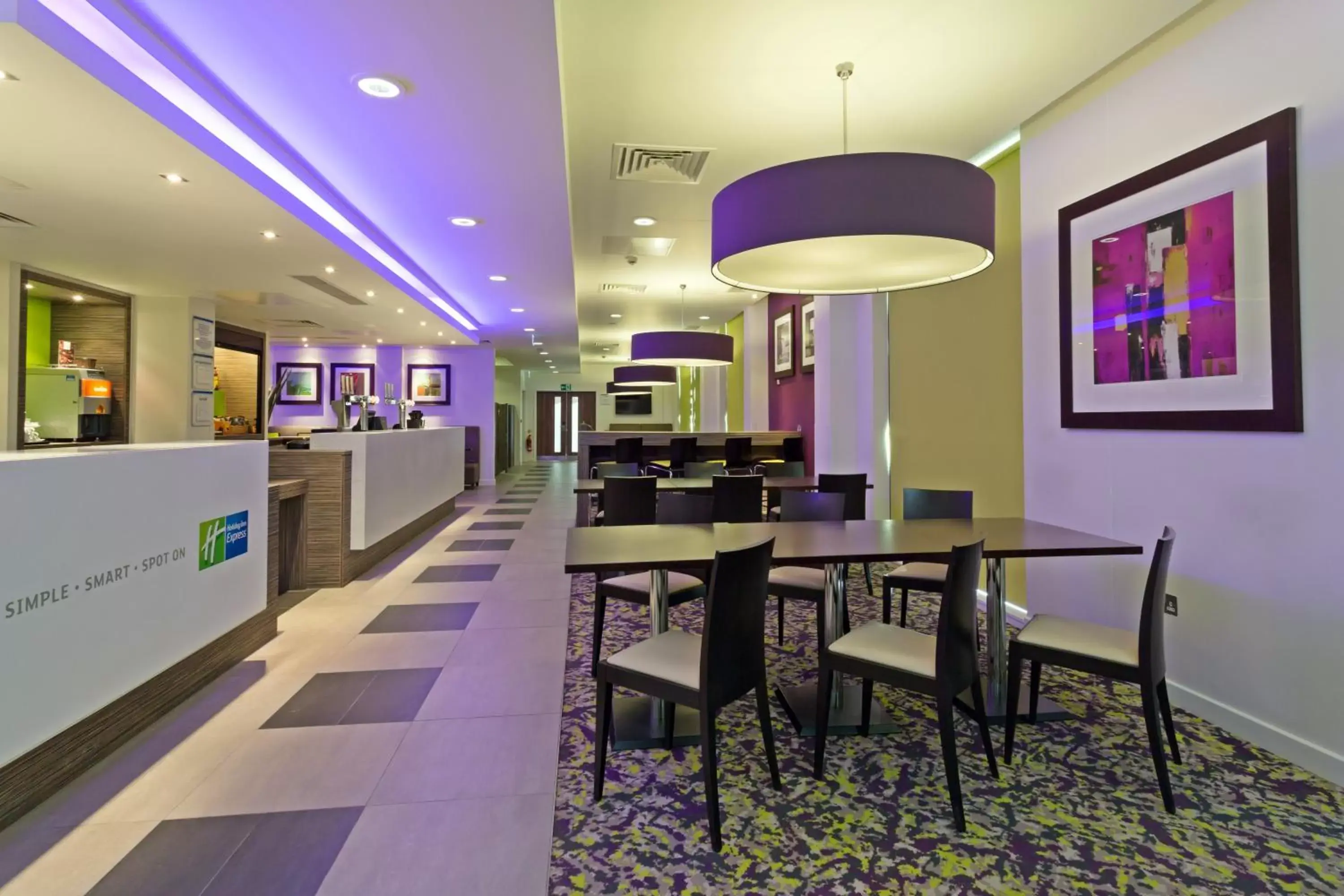 Restaurant/places to eat in Holiday Inn Express Harlow, an IHG Hotel