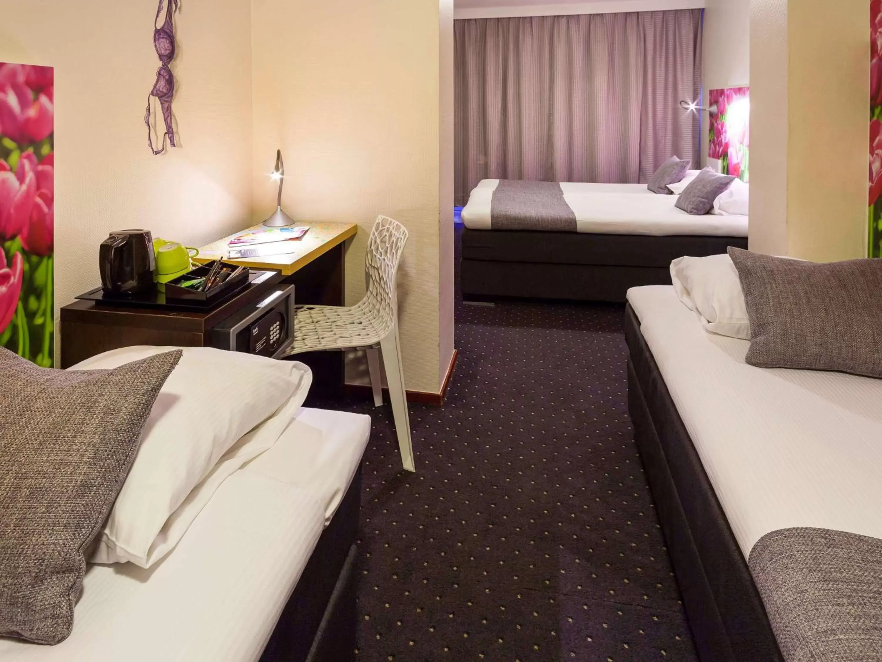 Photo of the whole room, Bed in ibis Styles Amsterdam City