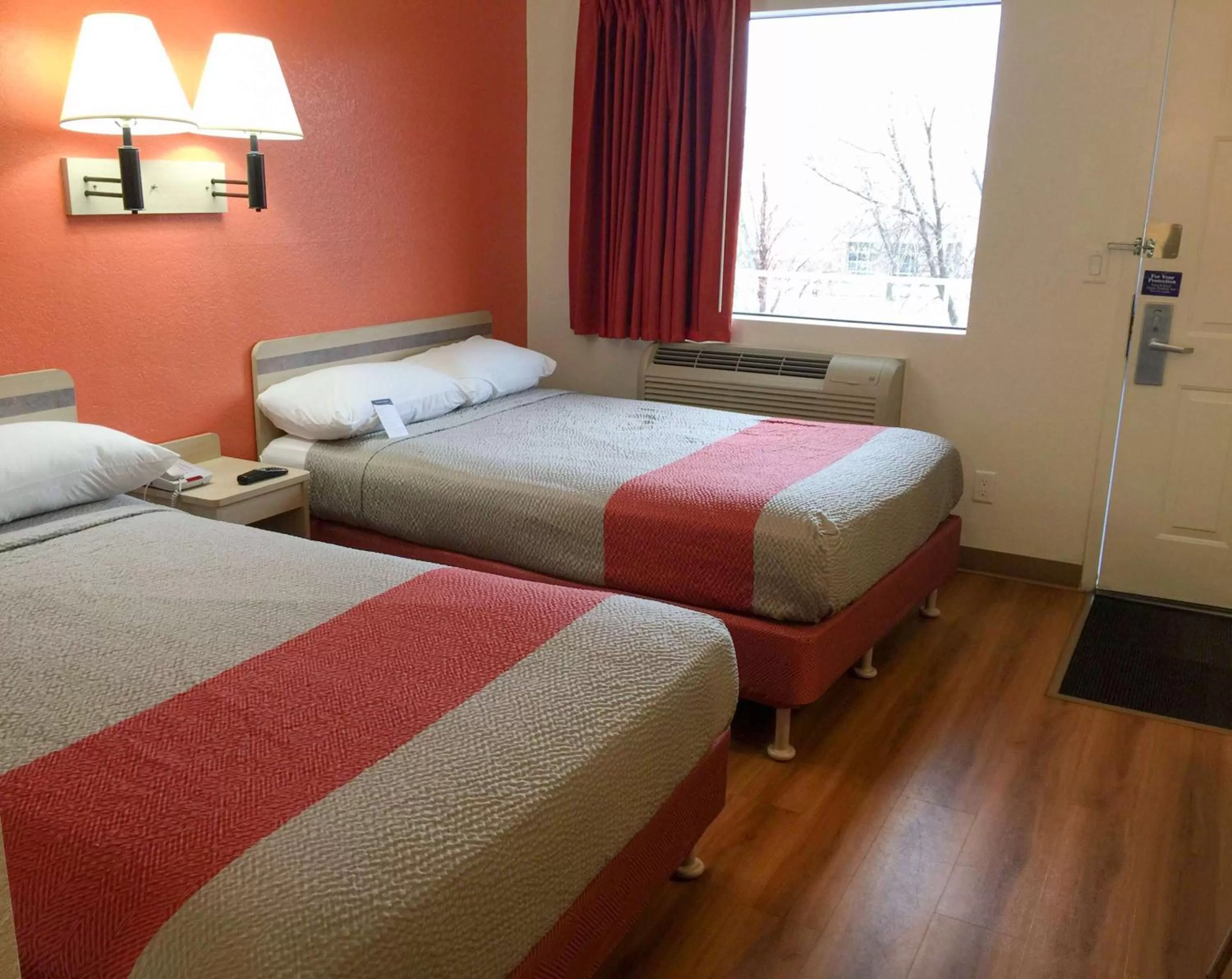 Other, Bed in Motel 6-Roseville, MN - Minneapolis North