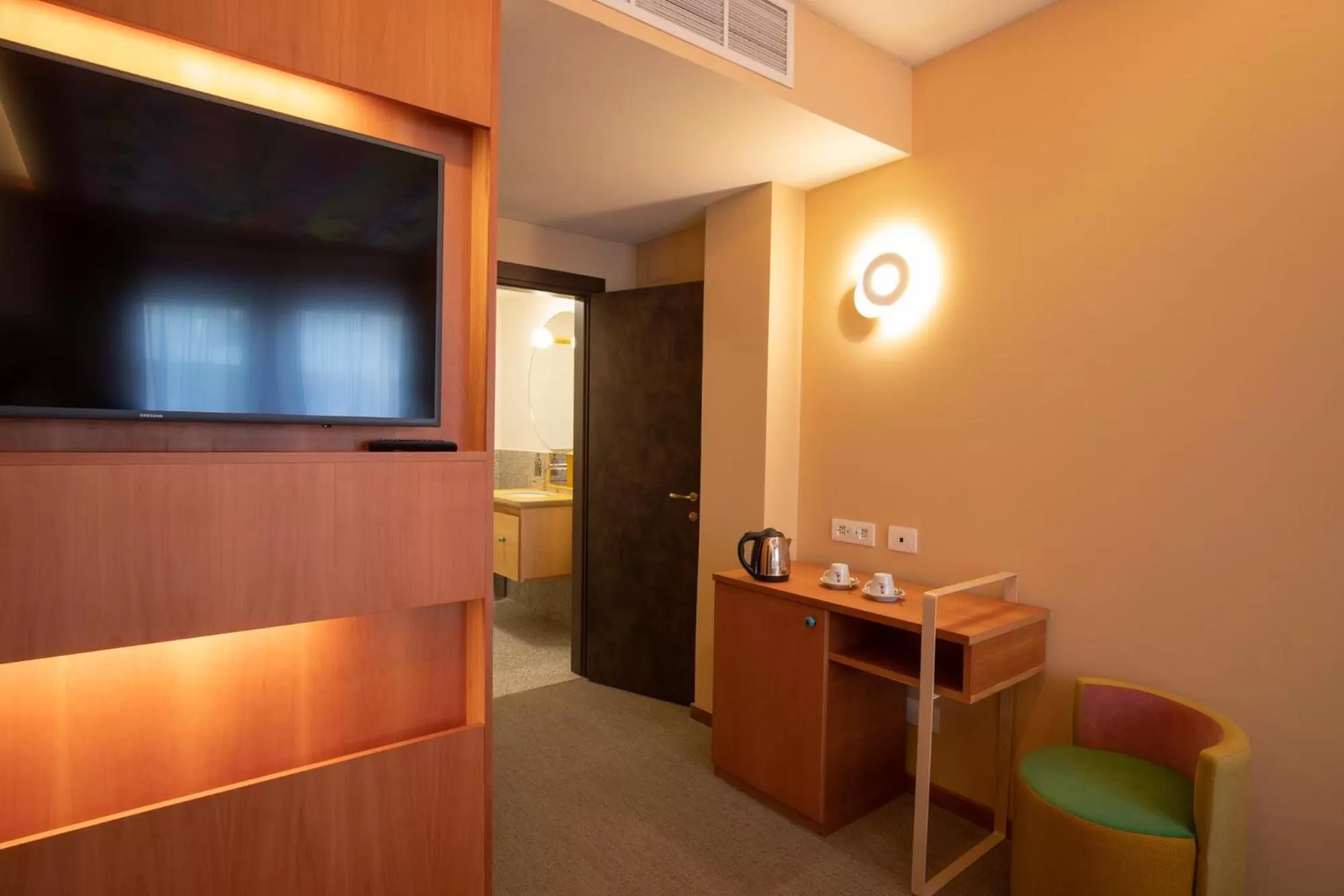 TV and multimedia in OMAMA Hotel