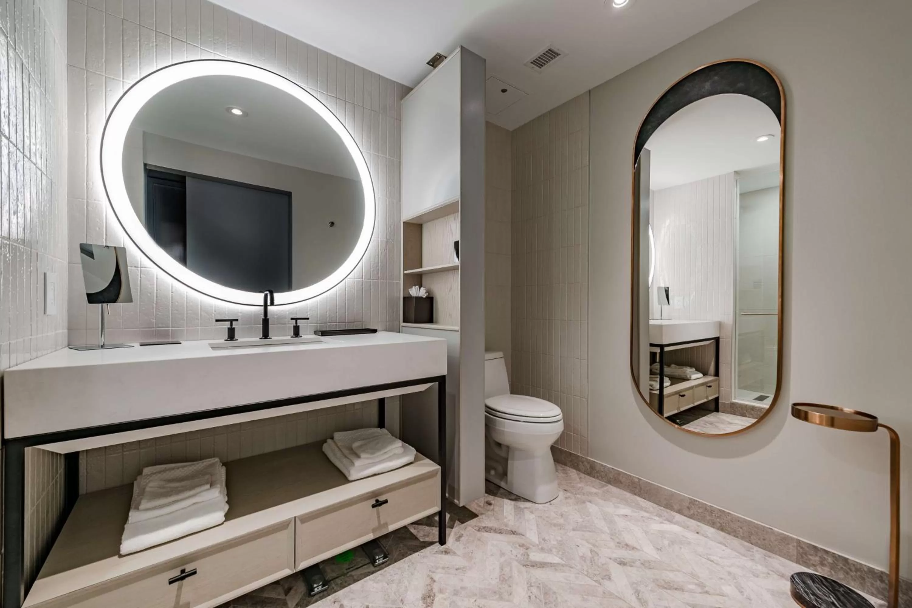 Bathroom in The Morrow Washington Dc, Curio Collection By Hilton
