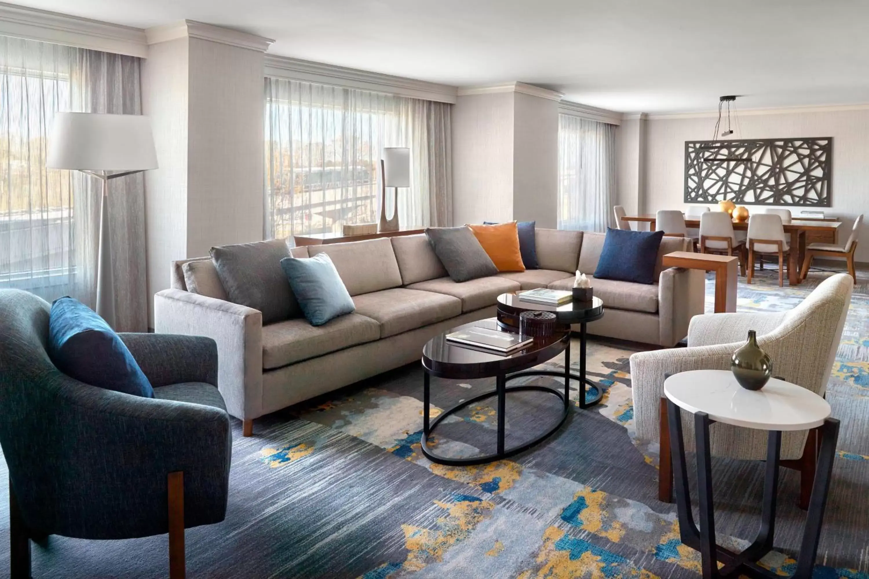 Living room, Seating Area in Atlanta Airport Marriott Gateway