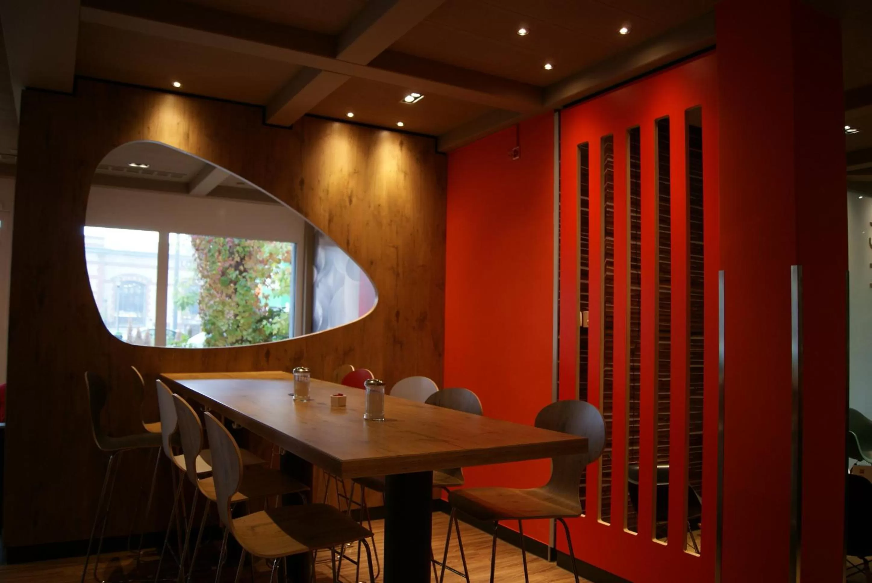 Restaurant/places to eat in ibis Winterthur City