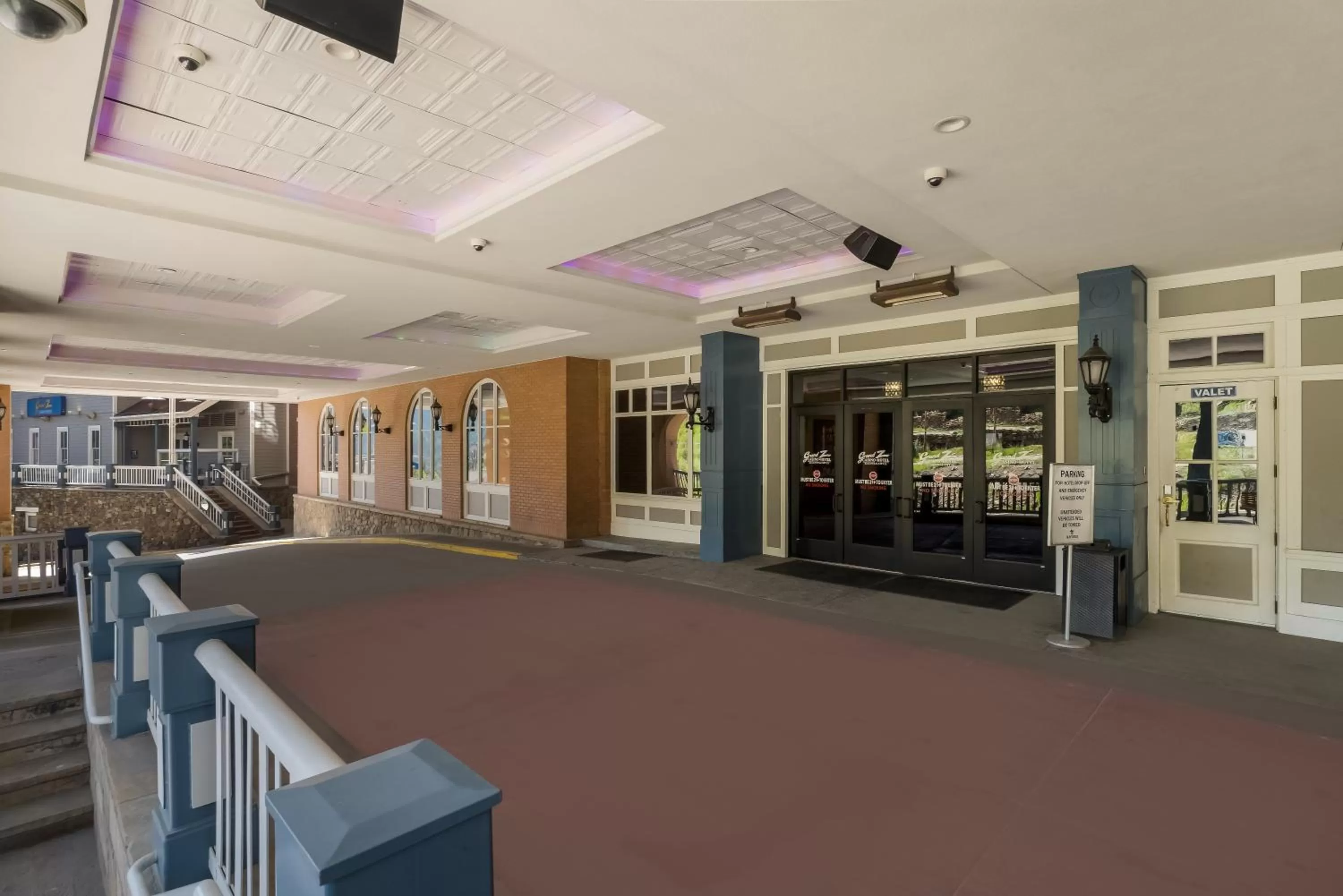 Facade/entrance in Grand Z Hotel Casino by Red Lion Hotels