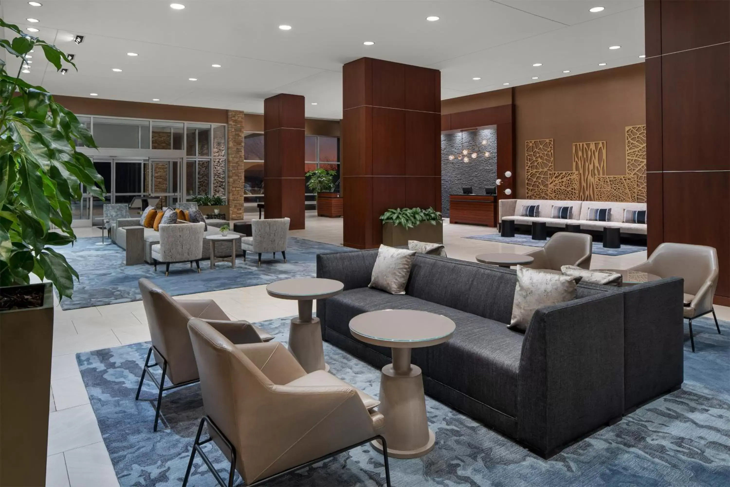 Lobby or reception, Lounge/Bar in The Westin Baltimore Washington Airport - BWI