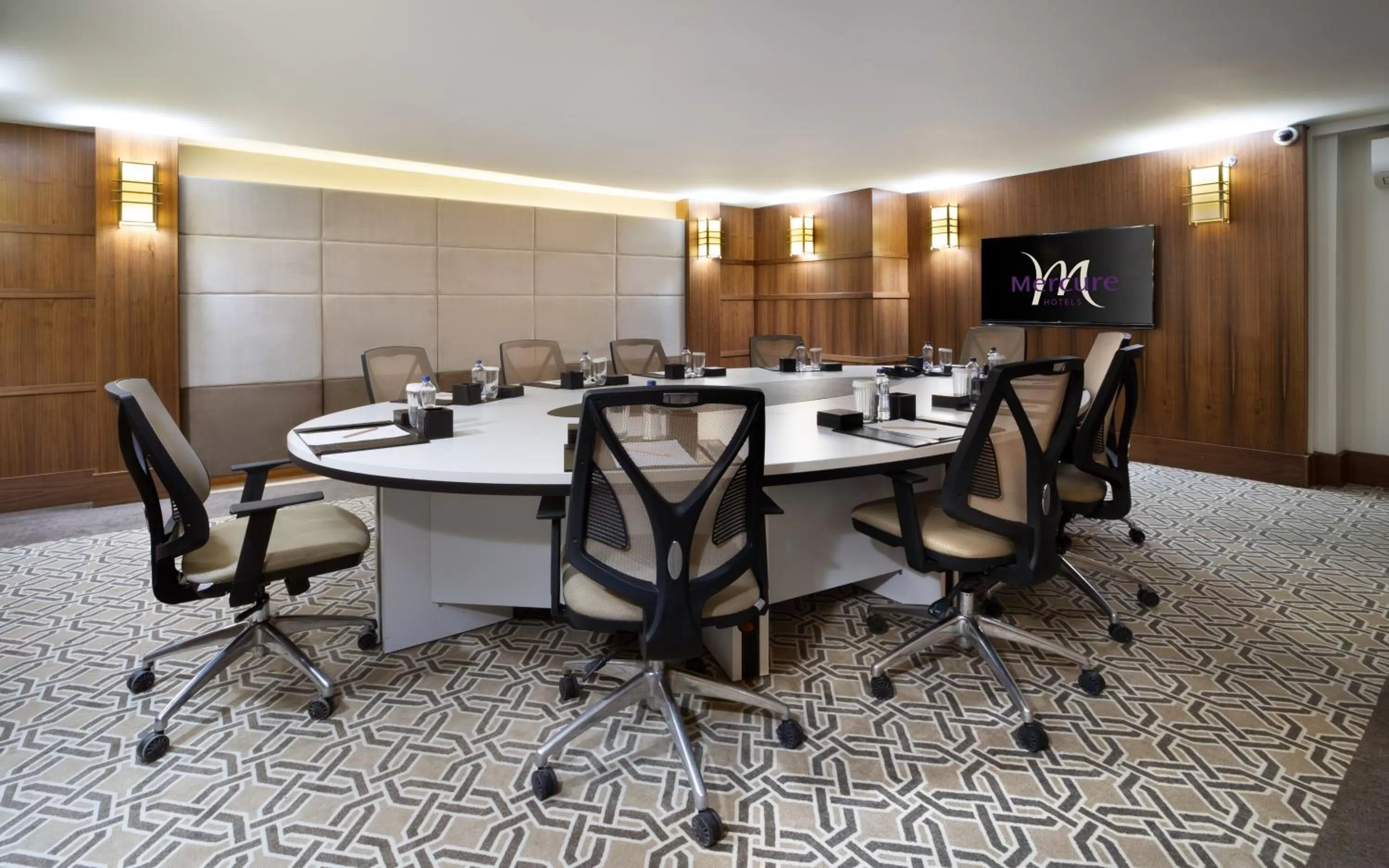 TV and multimedia in Mercure Istanbul Bomonti