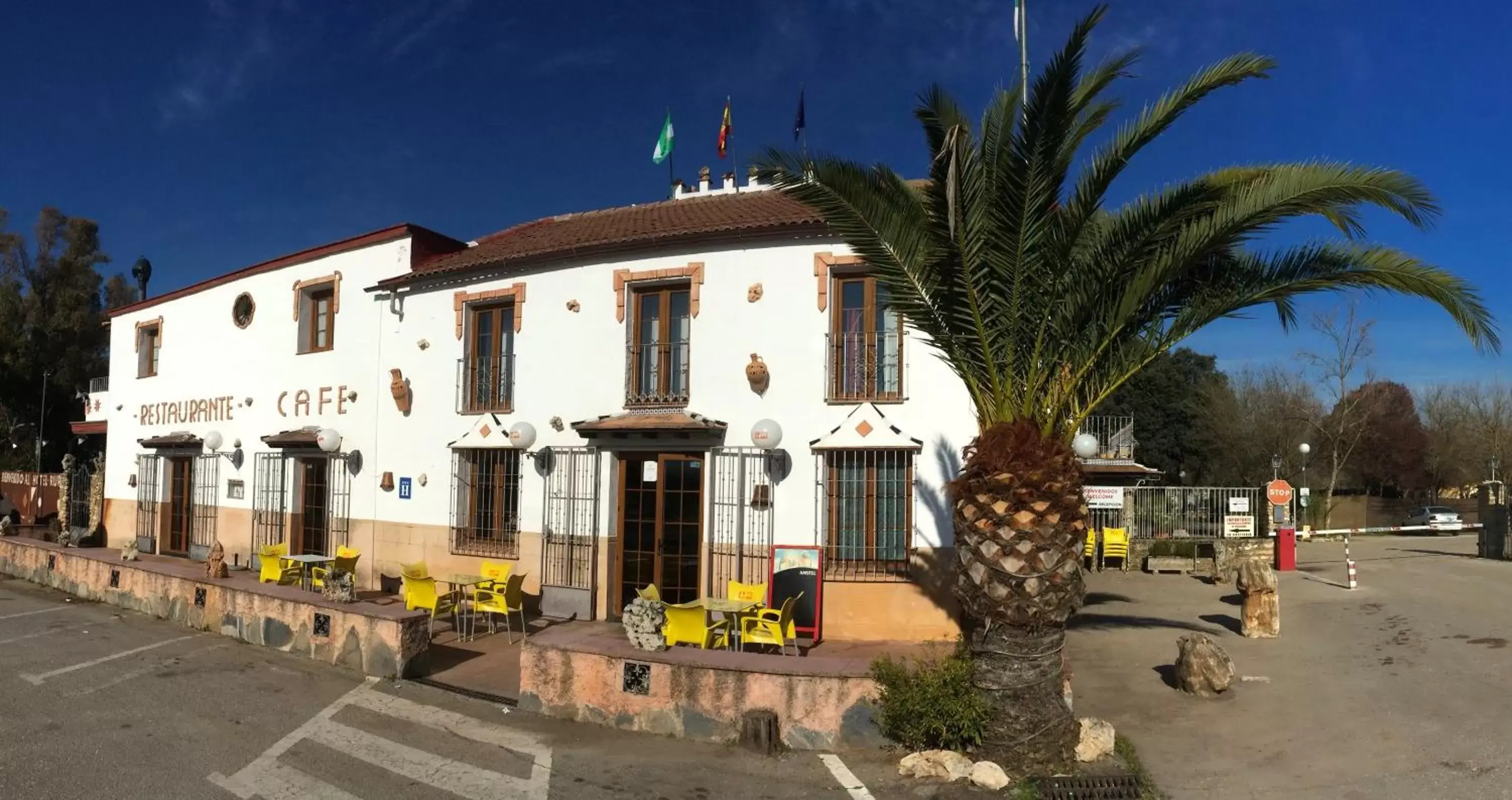 Restaurant/places to eat, Property Building in Hotel Rural El Cortijo