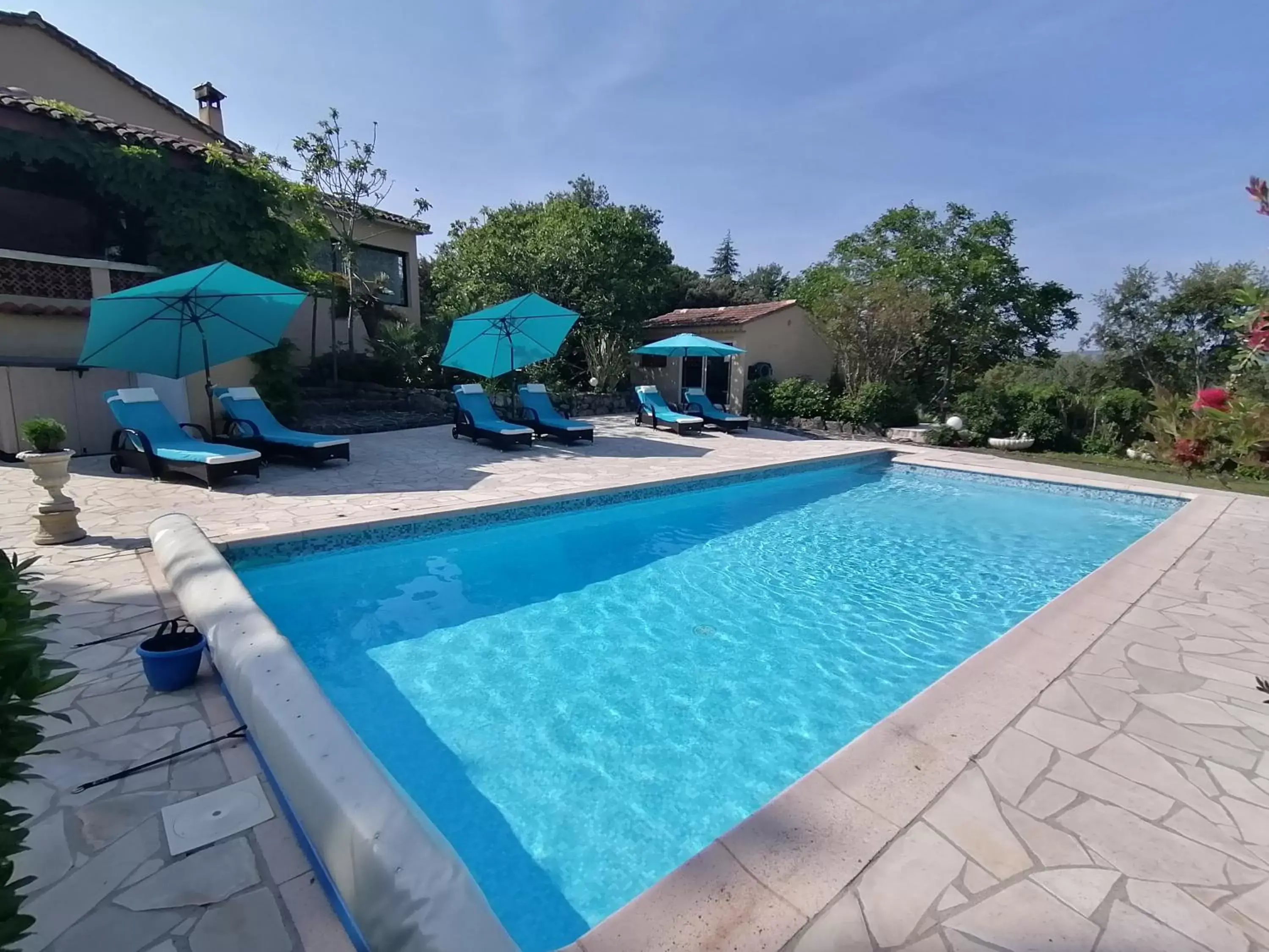 Swimming Pool in Hôtes'Antic Provence