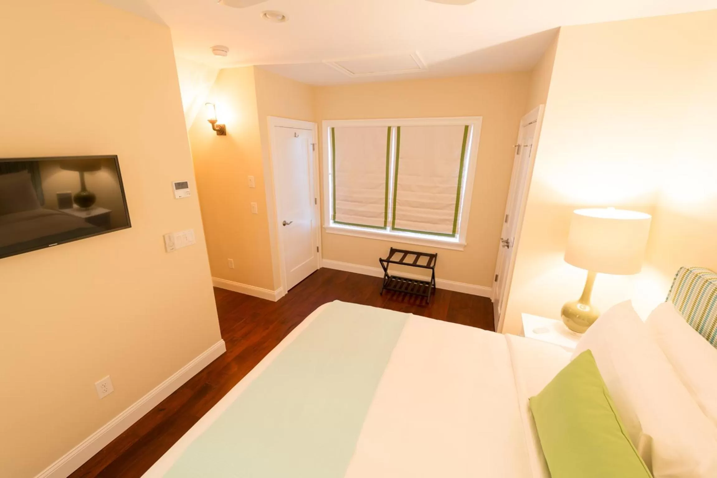 Photo of the whole room, Bed in The East Island Reserve Hotel