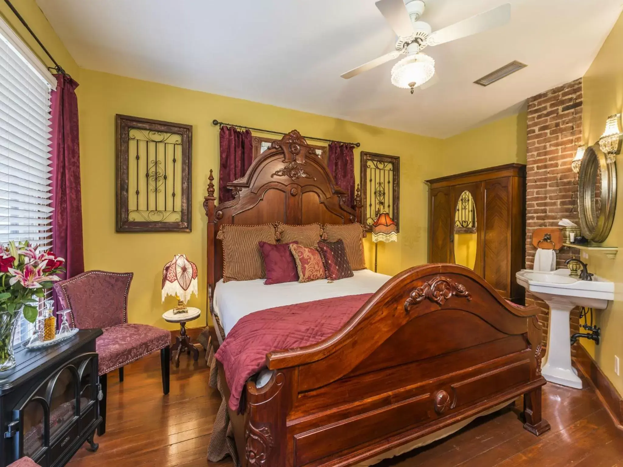 Deluxe King Room - Garnet Room in Carriage Way Inn Bed & Breakfast Adults Only - 21 years old and up Deluxe King Room - Garnet Room in Carriage Way Inn Bed & Breakfast Adults Only - 21 years old and up