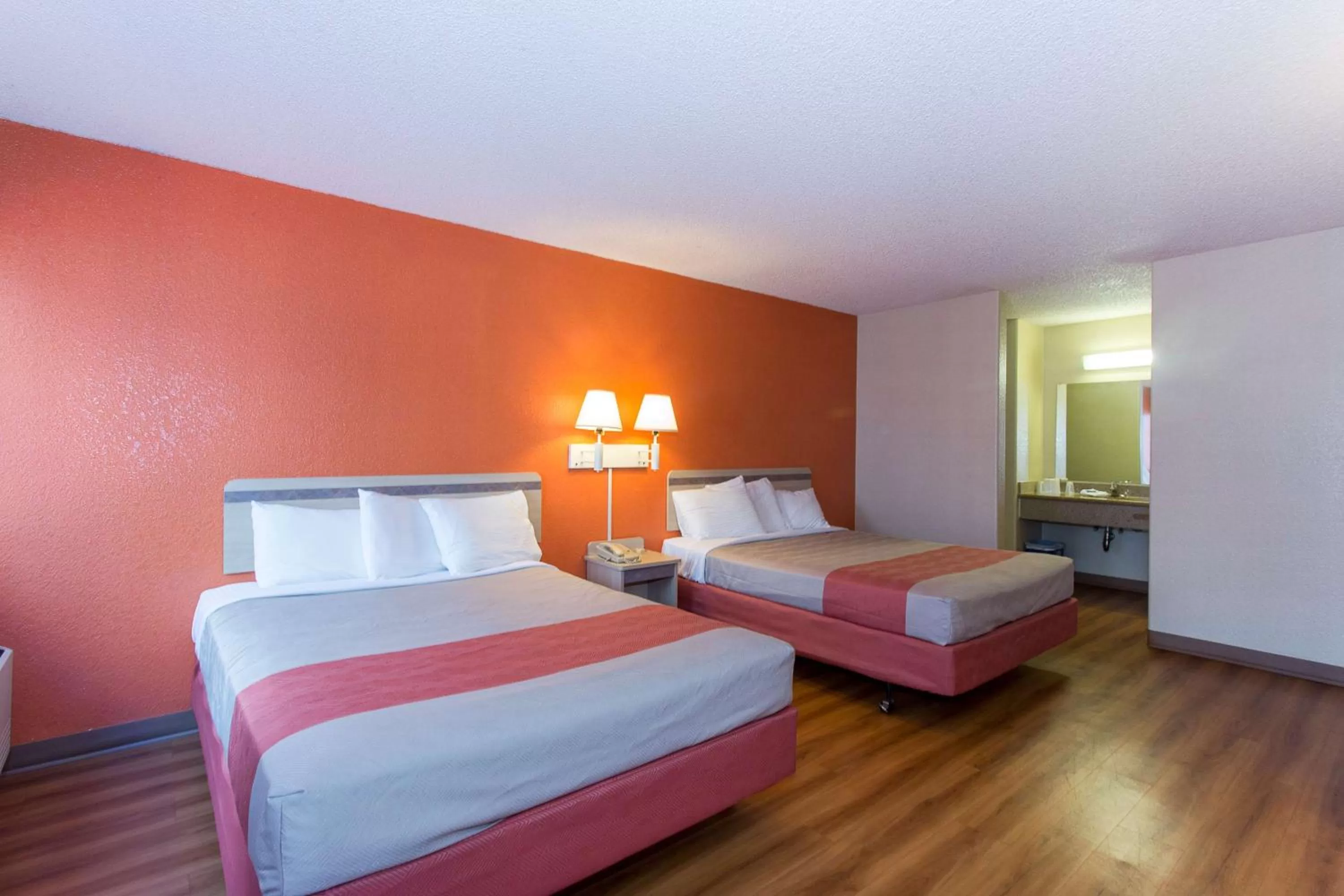 Bedroom, Bed in Cathedral Hill Hotel