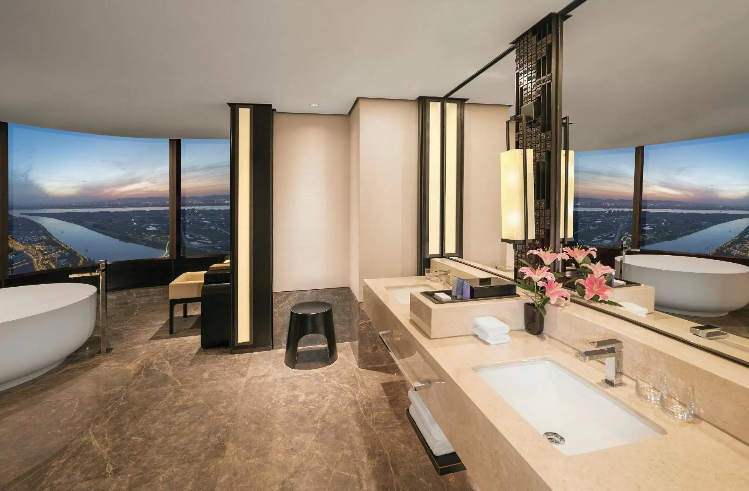 Mountain view, Bathroom in Jumeirah Nanjing Hotel