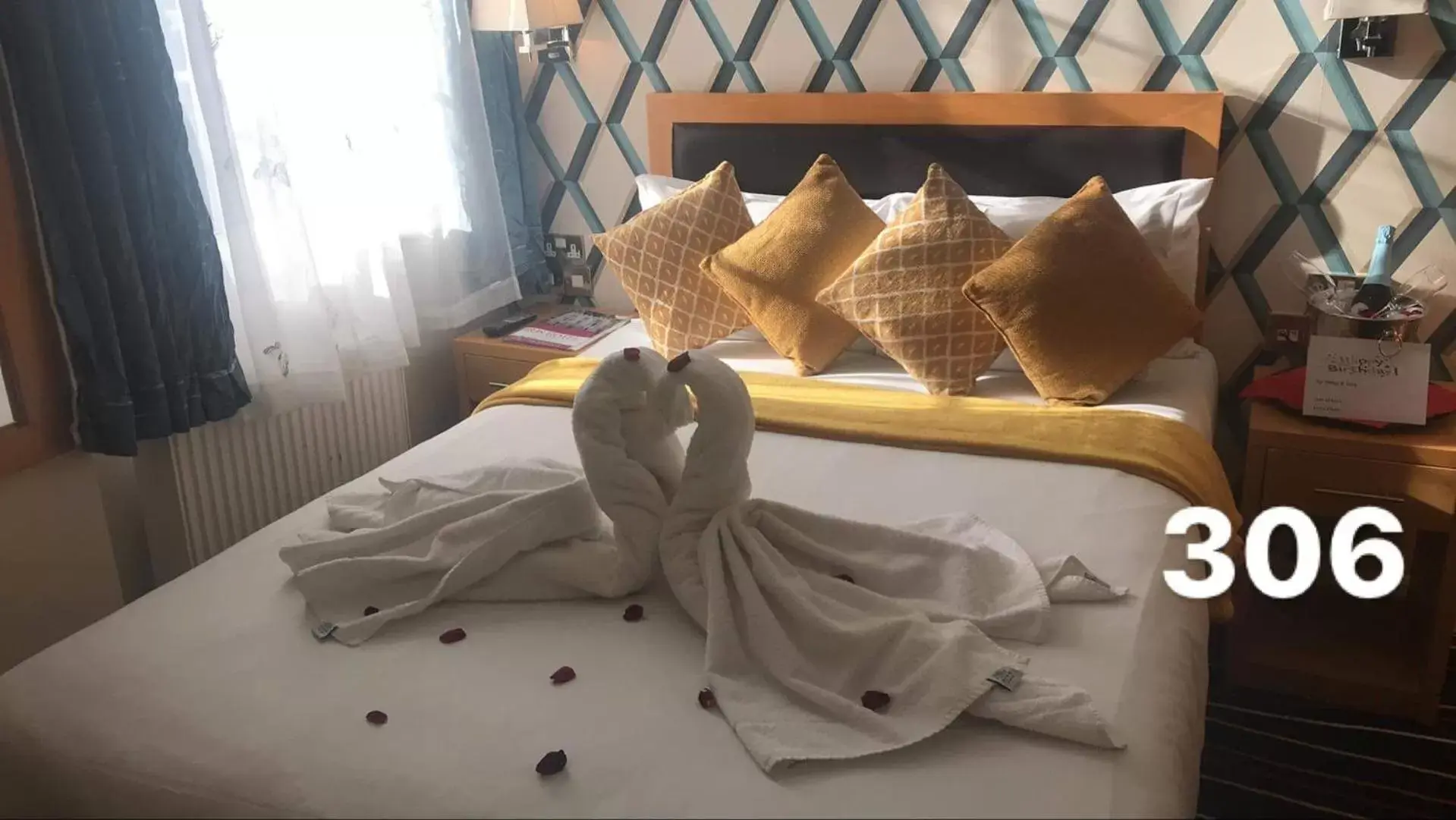 Bed in Iris Hotel Llandudno