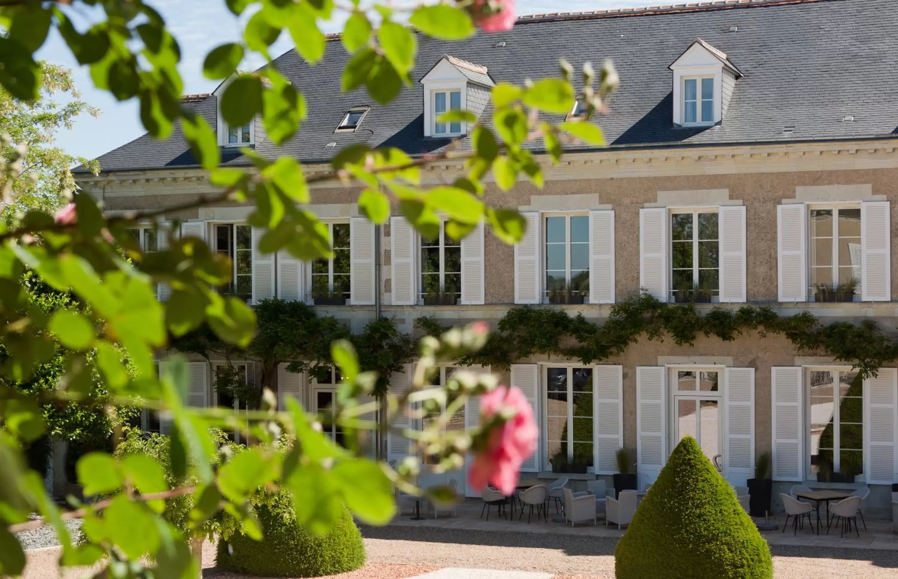 Garden view in Le Manoir Les Minimes