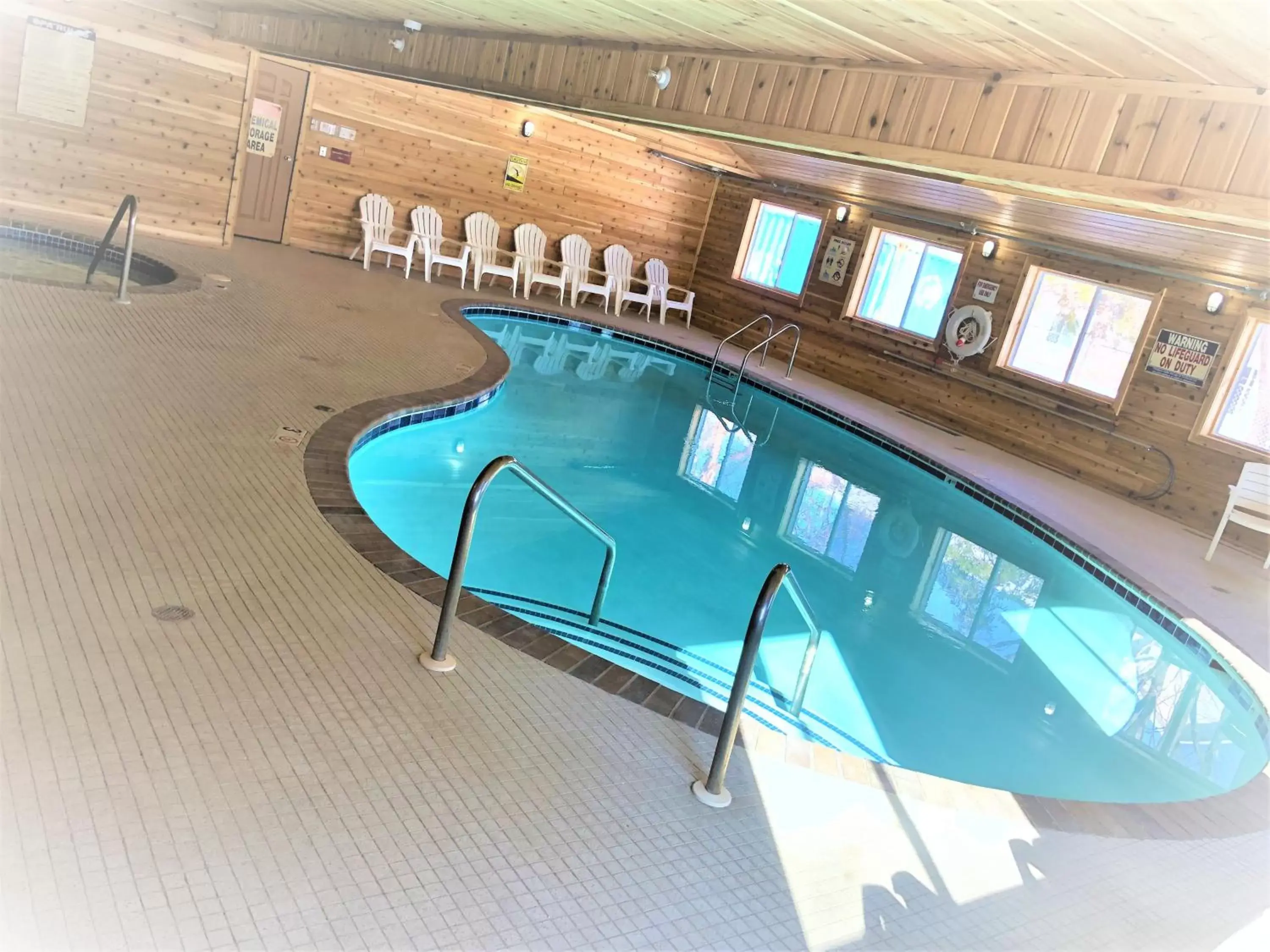 Swimming Pool in Super 8 by Wyndham Shakopee