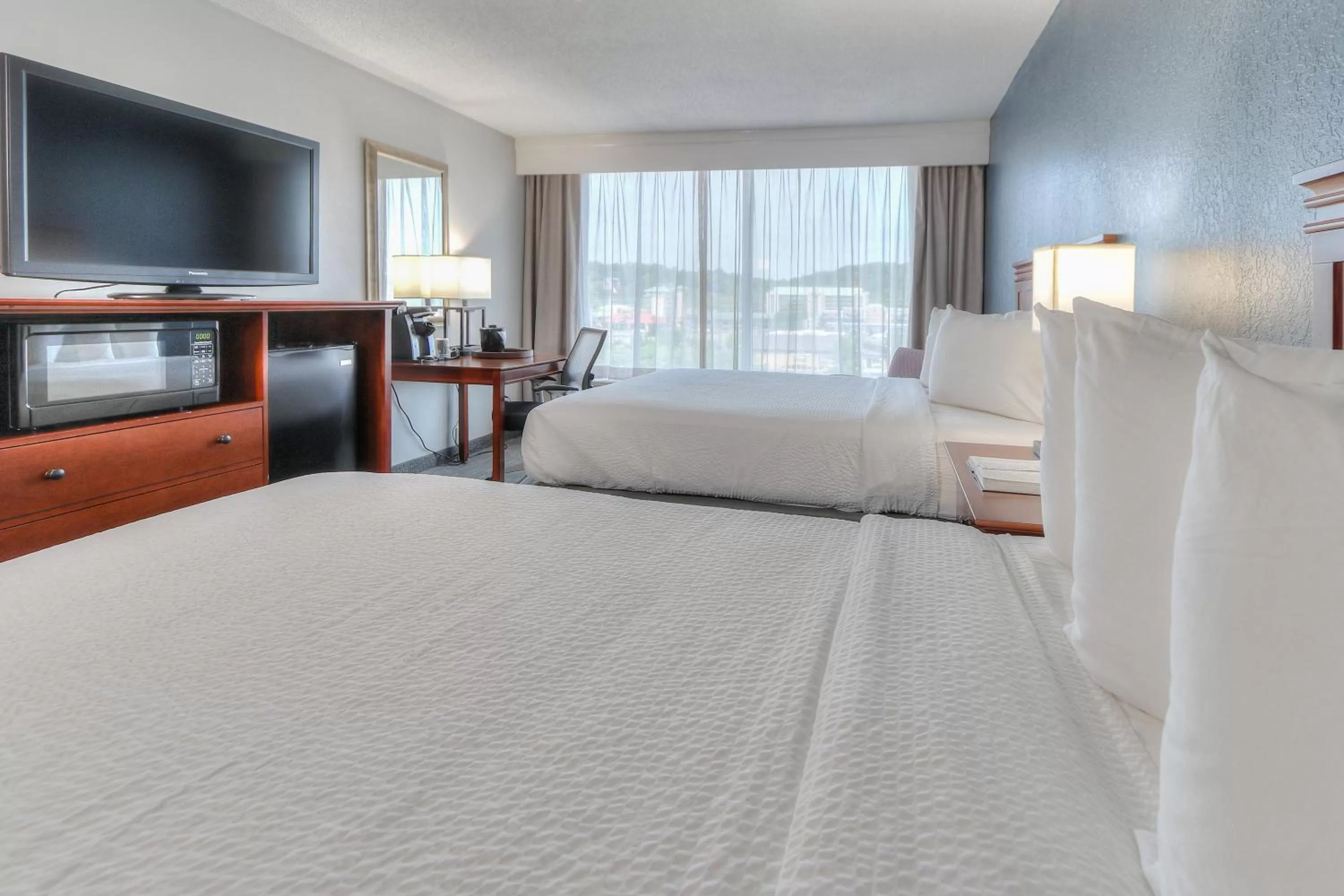 TV and multimedia, Bed in The Ramsey Hotel and Convention Center