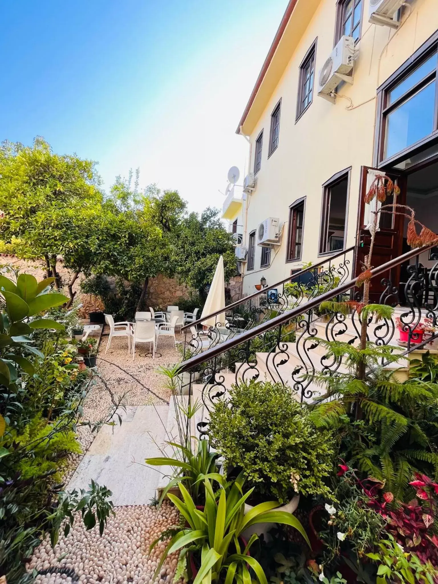 Property Building in Kaleici Hotel Property Building in Kaleici Hotel