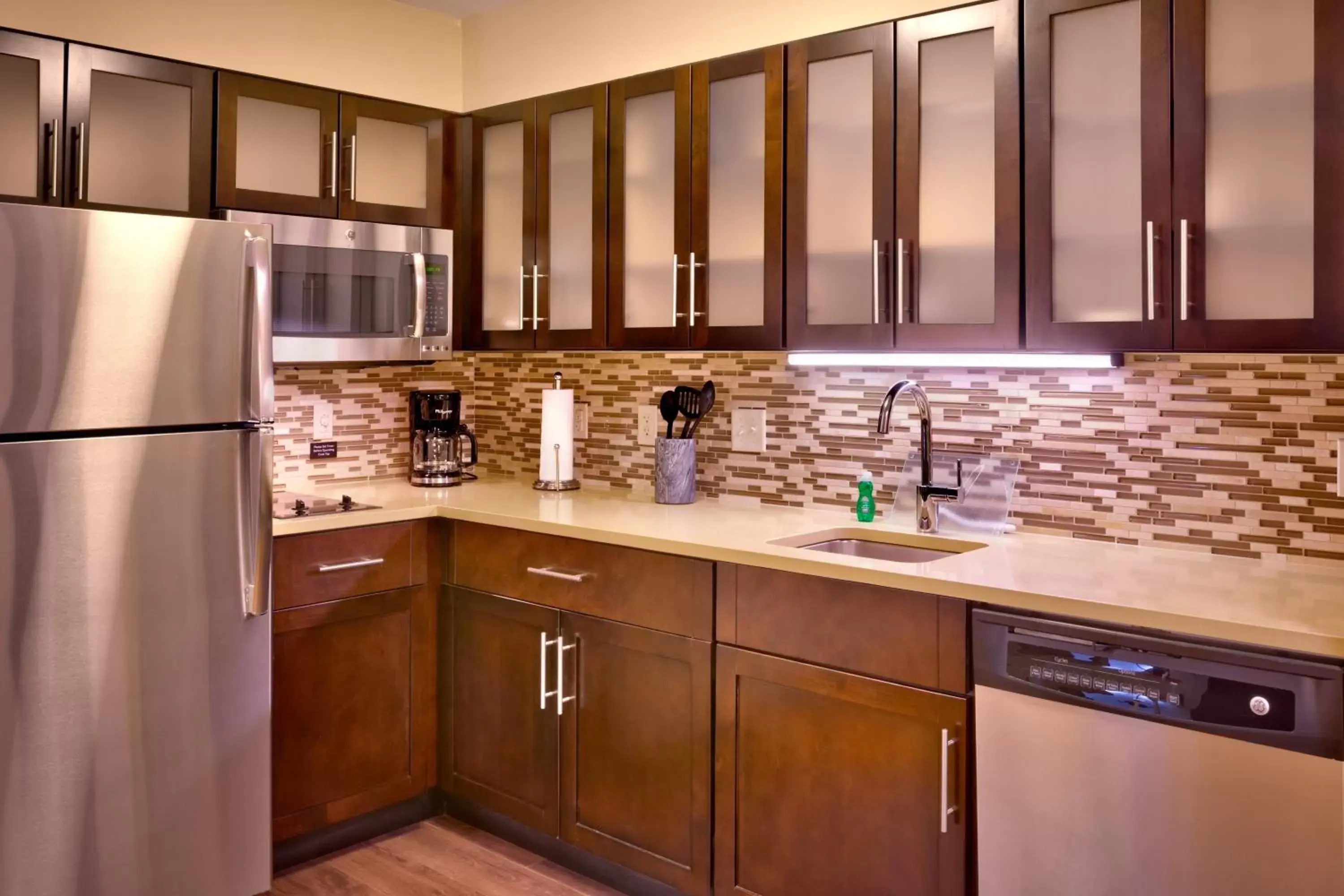 Photo of the whole room, Kitchen/Kitchenette in Staybridge Suites Cheyenne, an IHG Hotel