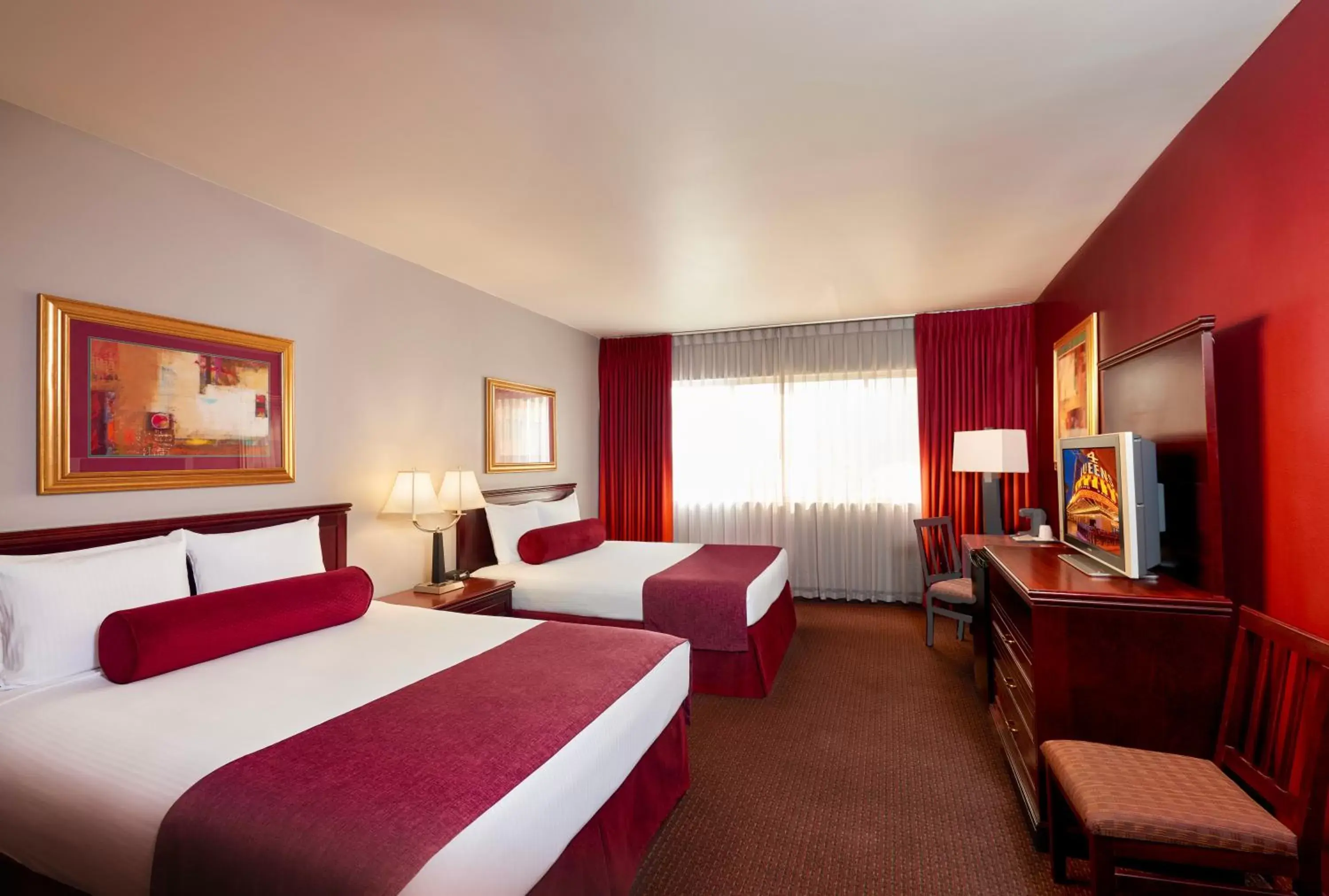 Bedroom, Bed in Four Queens Hotel and Casino Bedroom, Bed in Four Queens Hotel and Casino