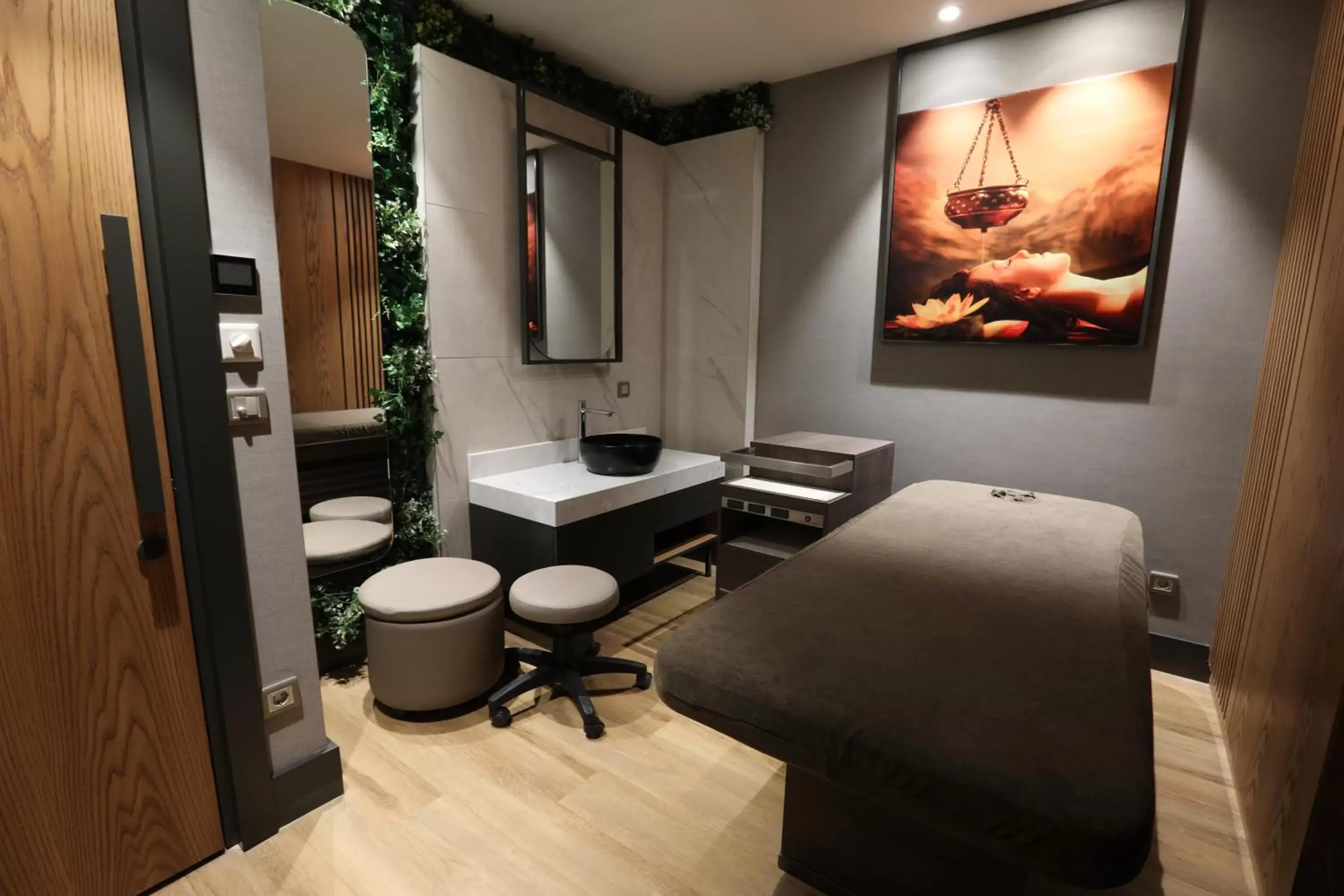 Massage, Bathroom in Limak Skopje Luxury Hotel