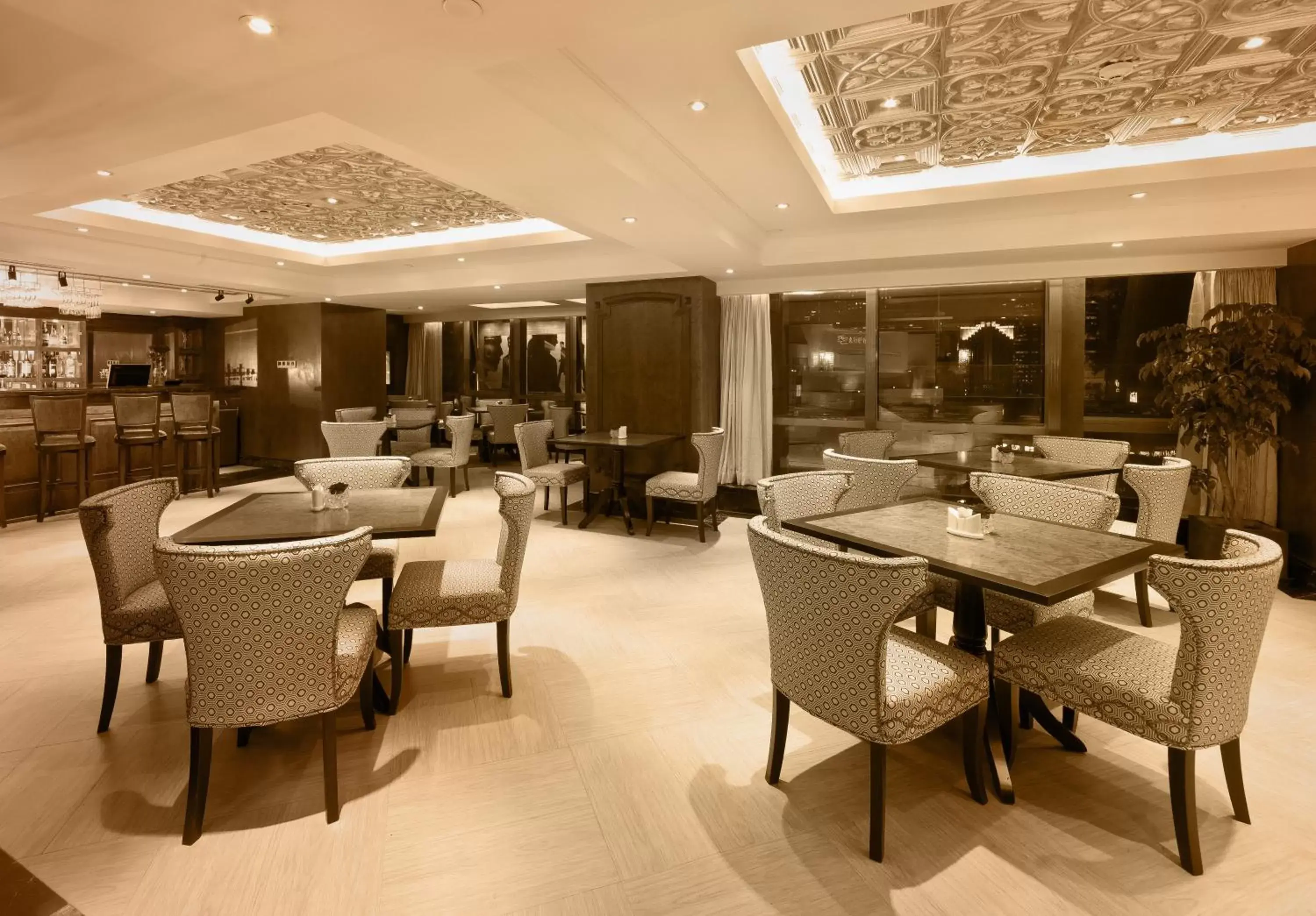 Lounge or bar in Paramount Gallery Hotel Lounge or bar in Paramount Gallery Hotel