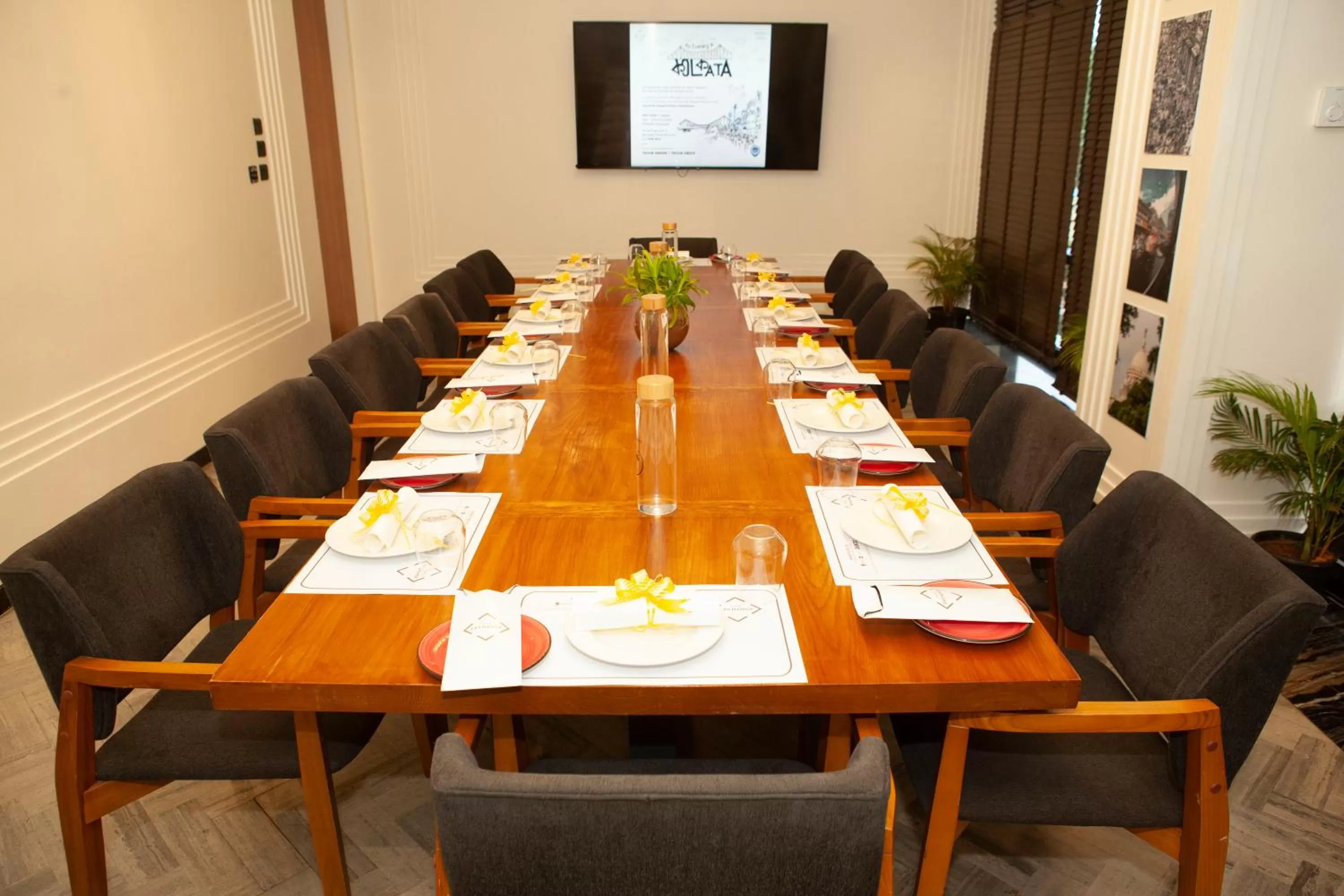 Business facilities in Novotel Chennai Chamiers Road