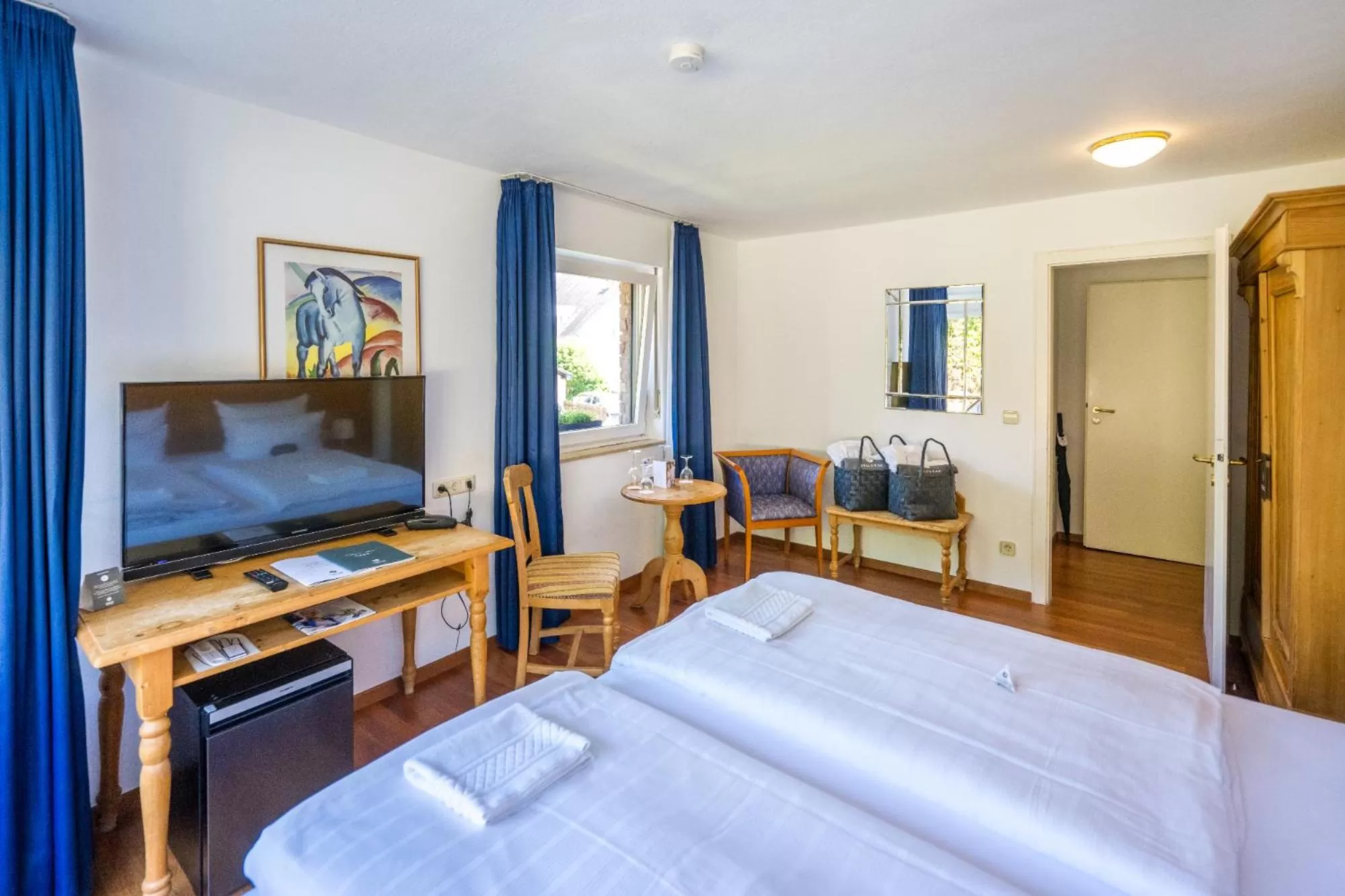 Photo of the whole room, Bed in Moselromantik Hotel Kessler Meyer