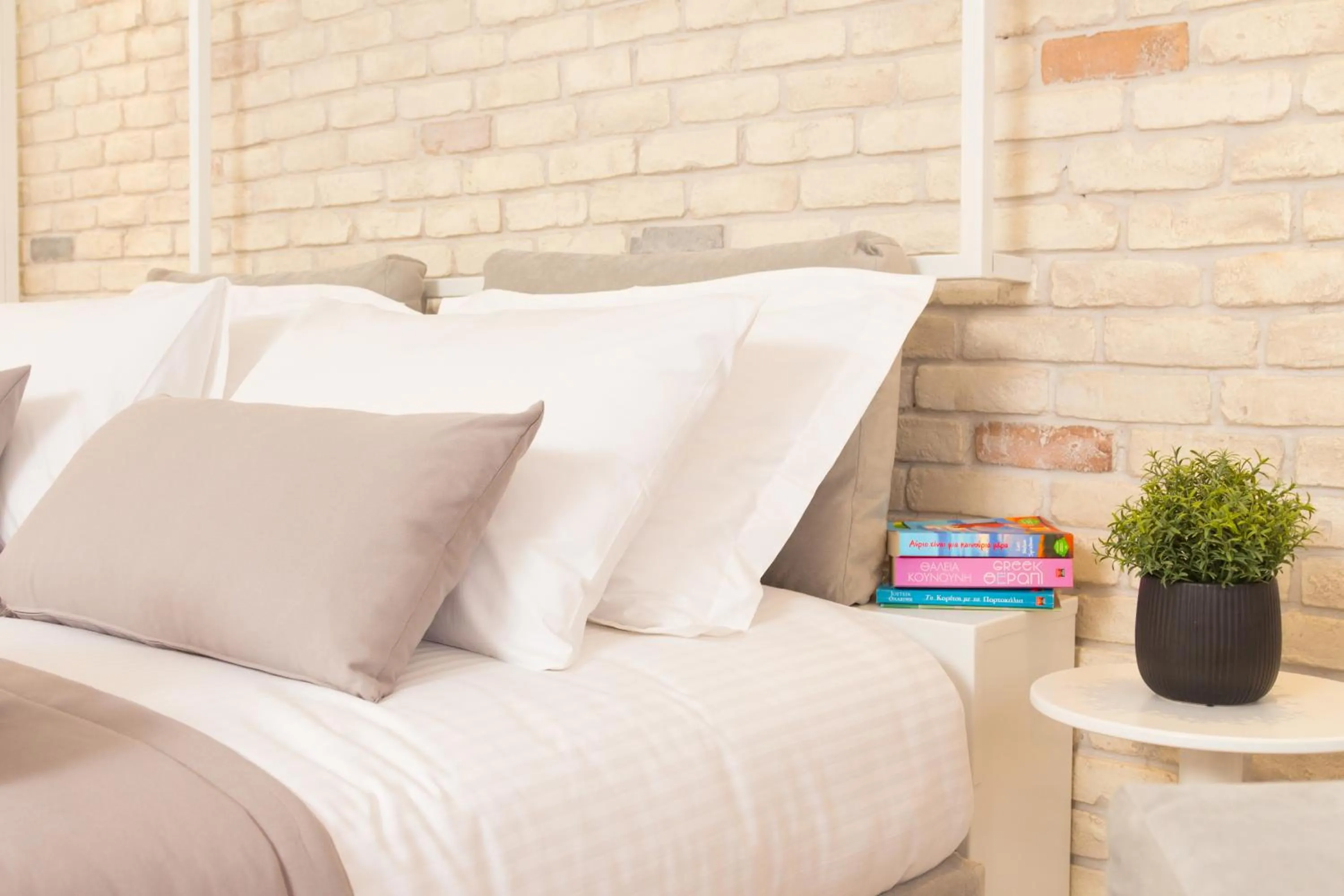 Bed in Hotel @Syngrou Fix