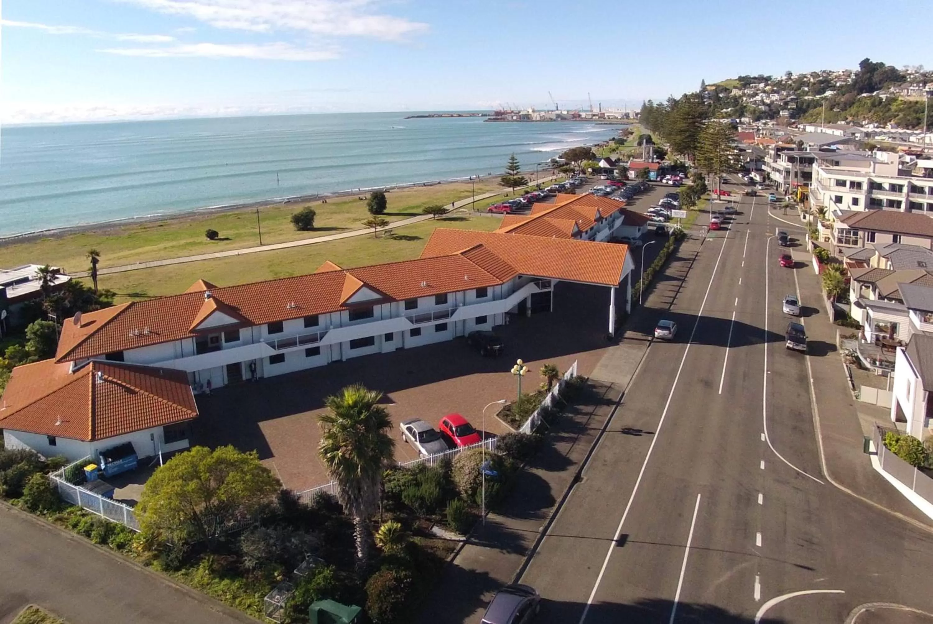 Property building in Harbour View Motel on Ahuriri Beach in Napier NZ with sea view suites