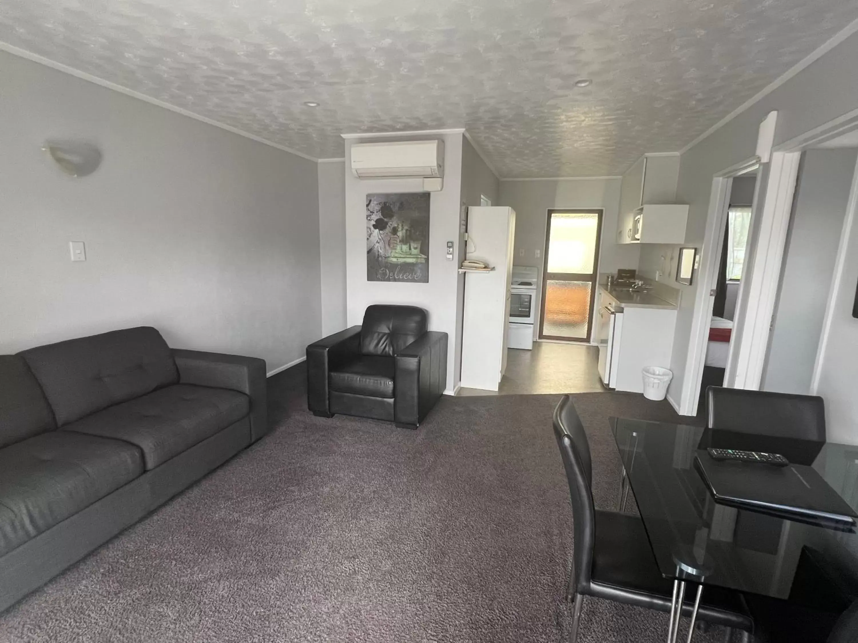 Living room, Seating Area in Avenue Motel Palmerston North