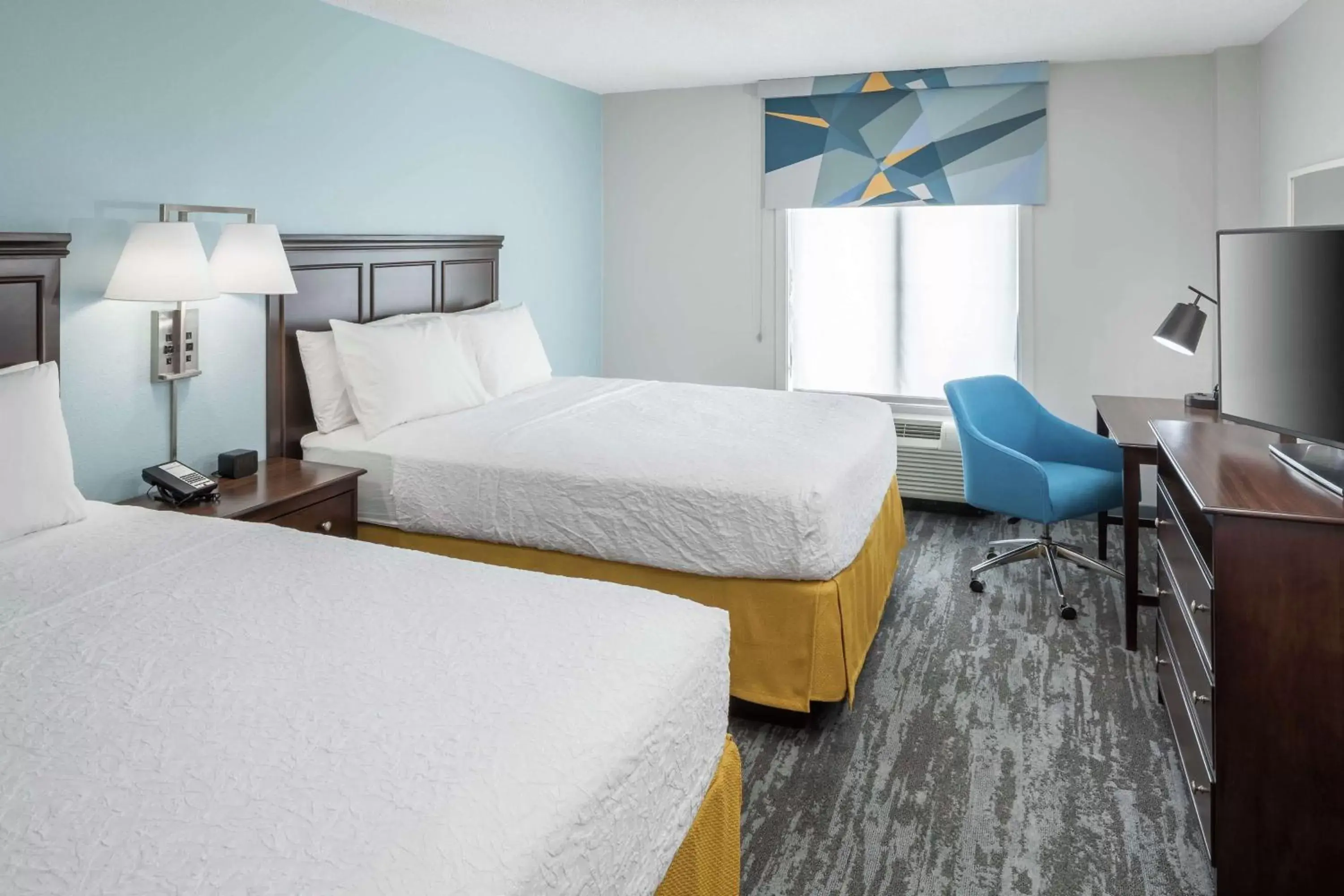 Bedroom, Bed in Hampton Inn & Suites Miami-Doral Dolphin Mall
