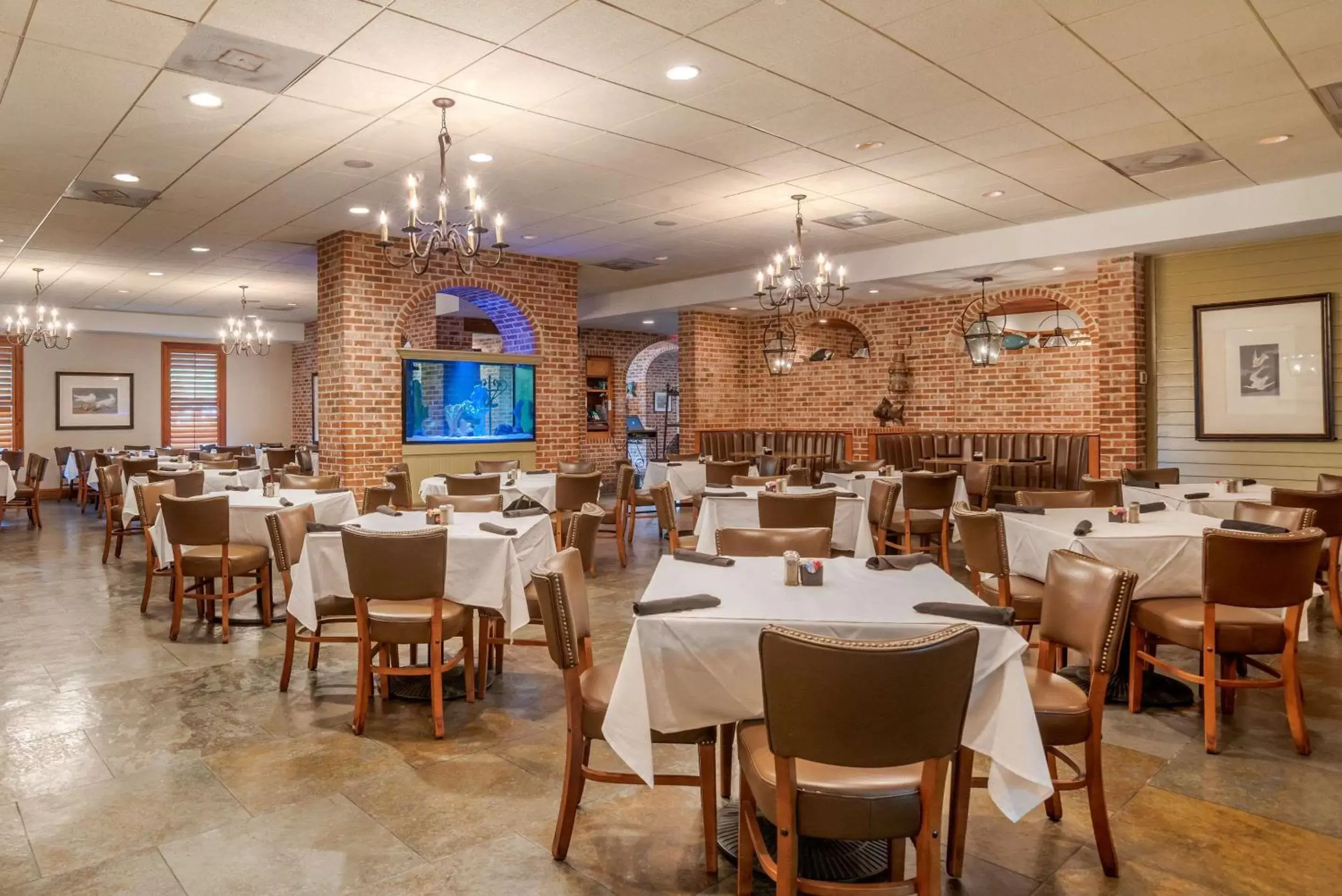 Restaurant/Places to Eat in Clarion Inn Conference Center Gonzales