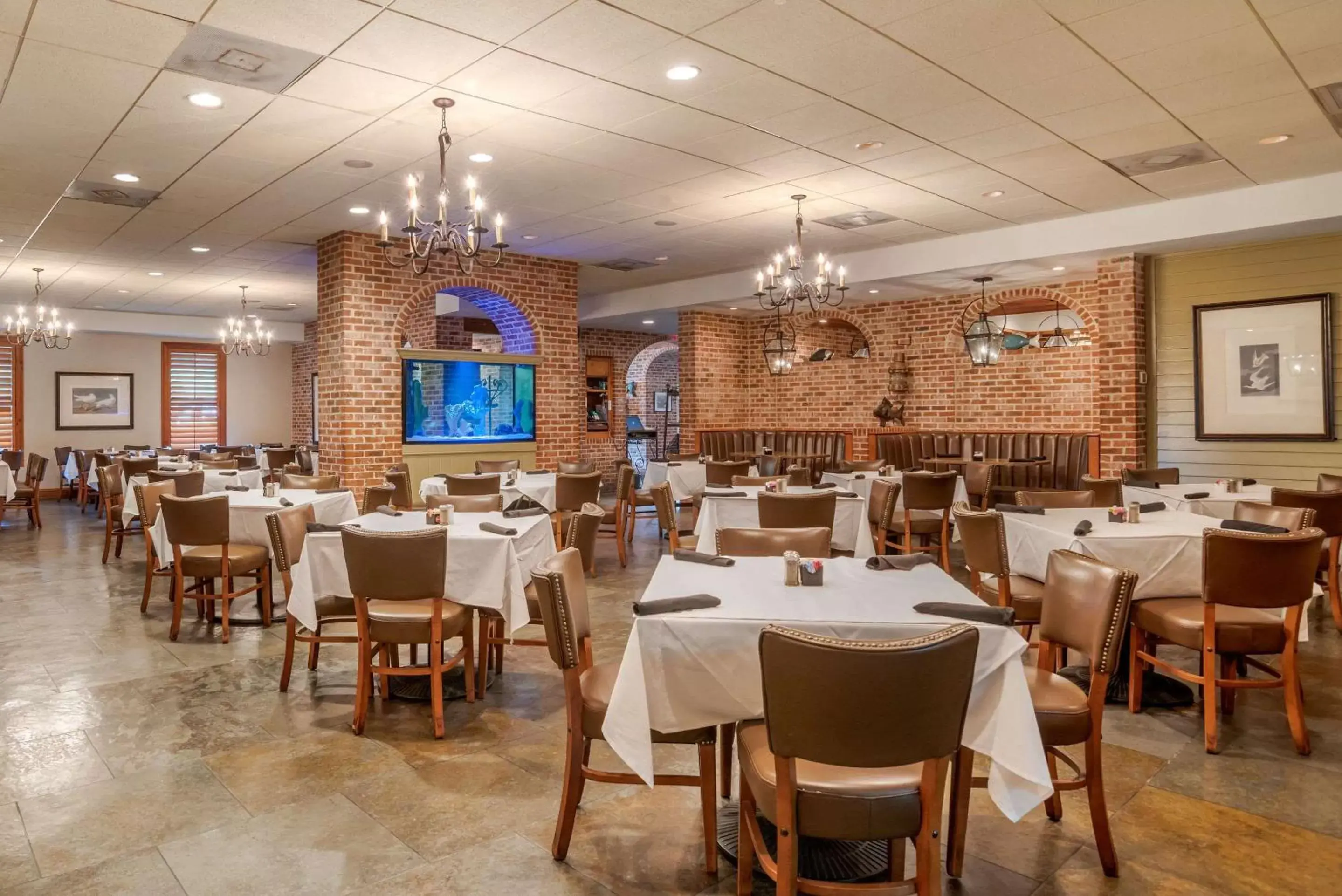 Restaurant/places to eat in Clarion Inn Conference Center Restaurant/places to eat in Clarion Inn Conference Center