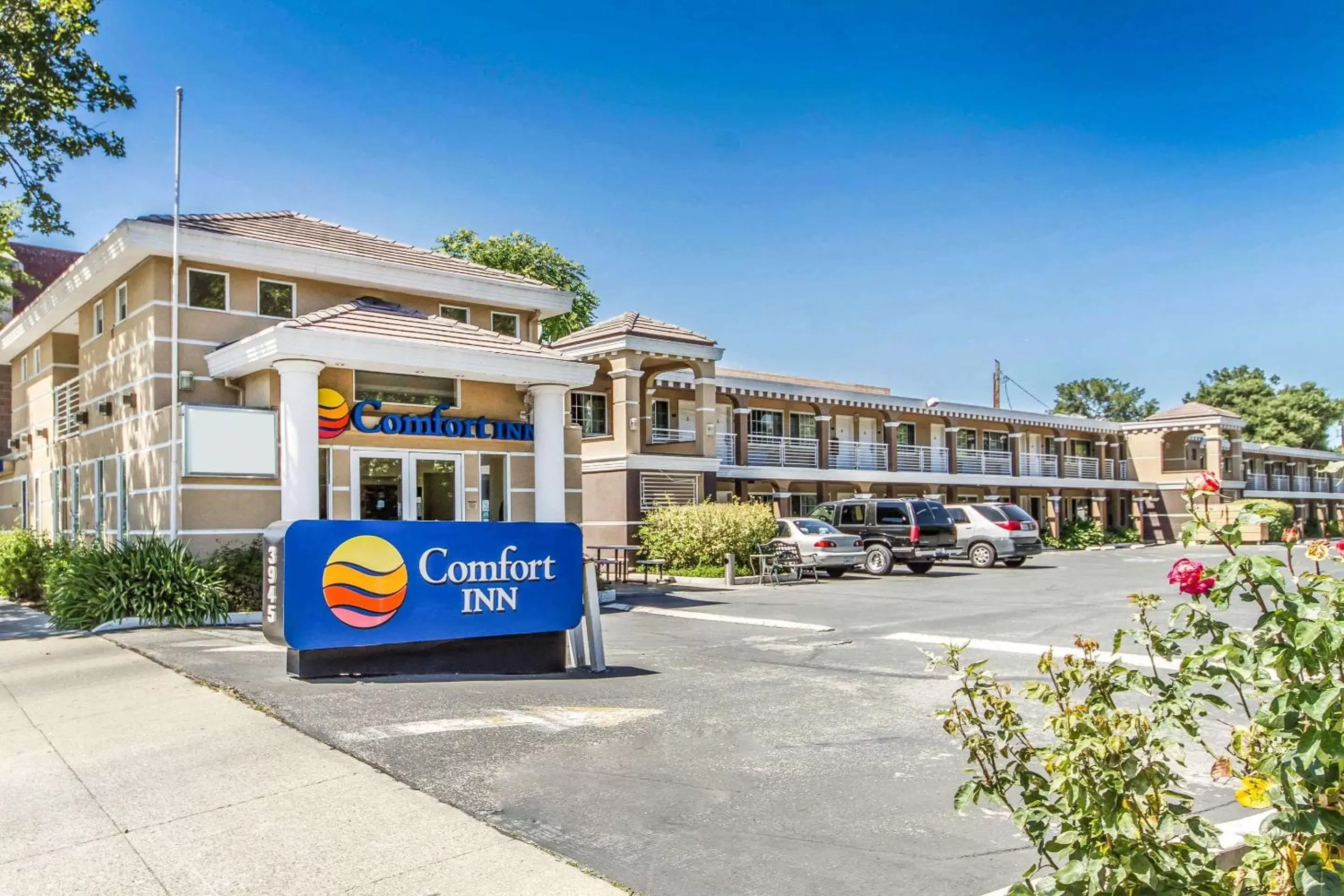 Photo of the whole room, Property Building in Comfort Inn Palo Alto